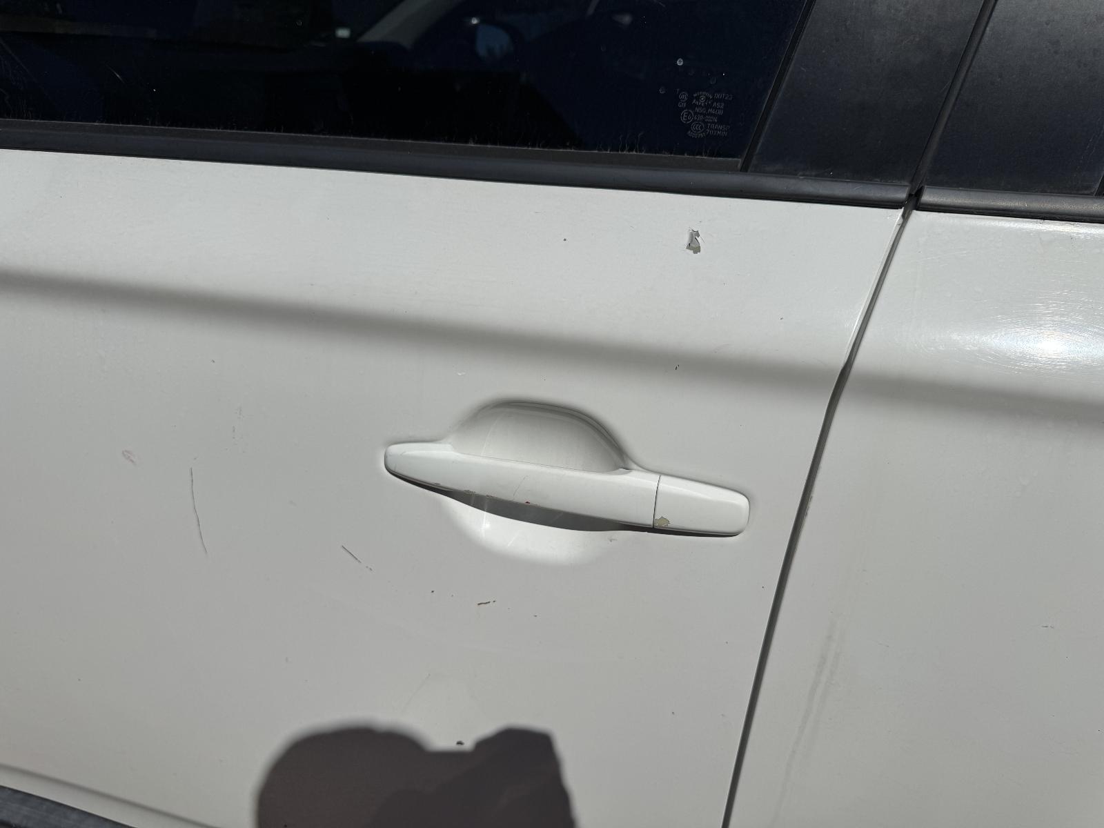 View MITSUBISHI OUTLANDER 2014 5 Door Station Wagon Breaking