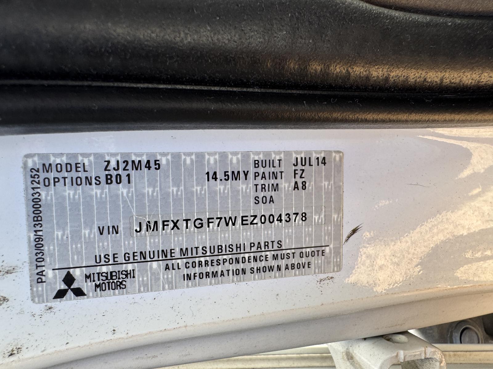 View MITSUBISHI OUTLANDER 2014 5 Door Station Wagon Breaking