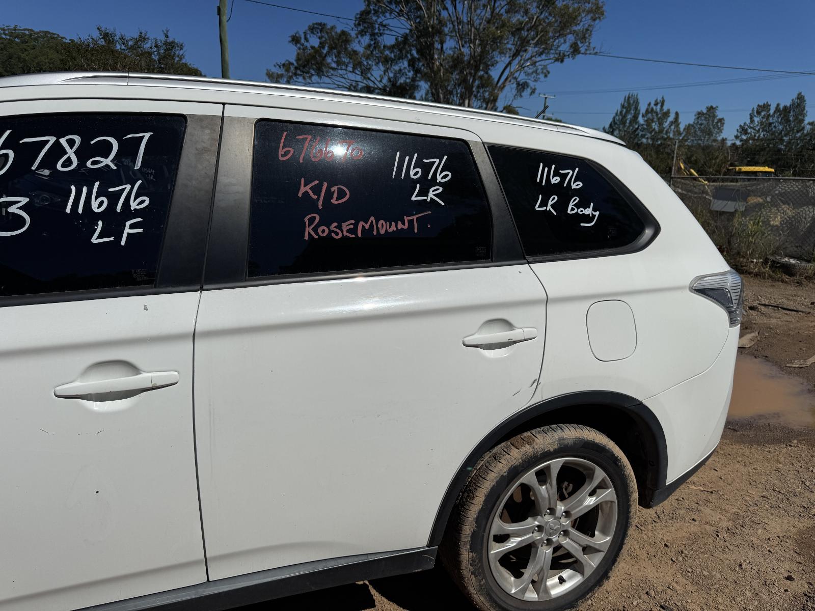 View MITSUBISHI OUTLANDER 2014 5 Door Station Wagon Breaking