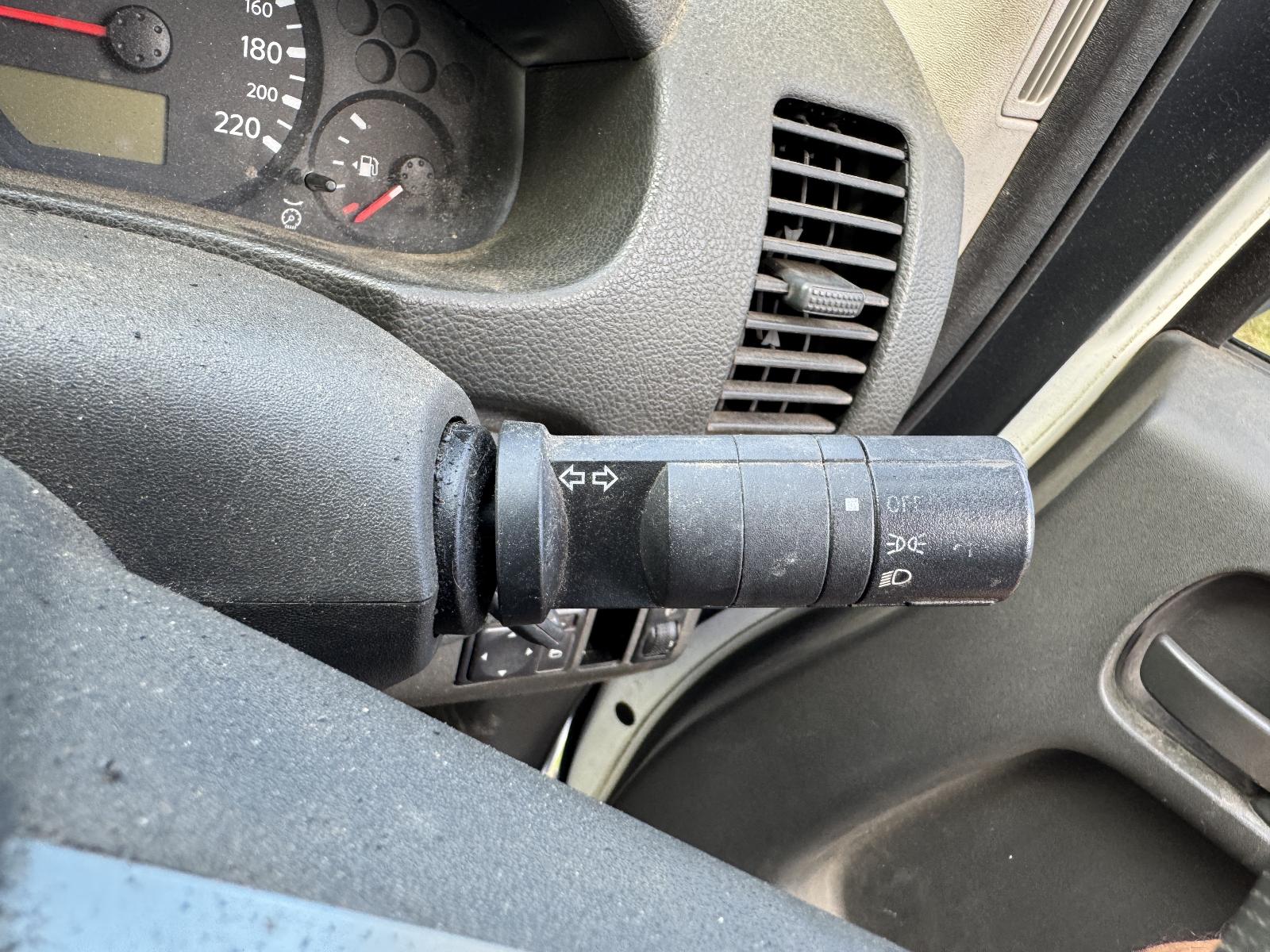 View NISSAN NAVARA 2010 4 Door Utility Breaking