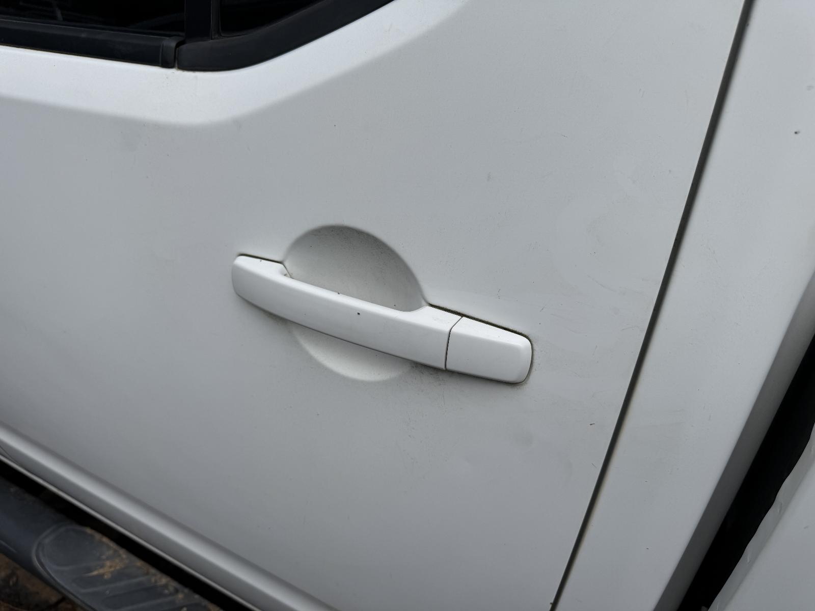 View NISSAN NAVARA 2010 4 Door Utility Breaking