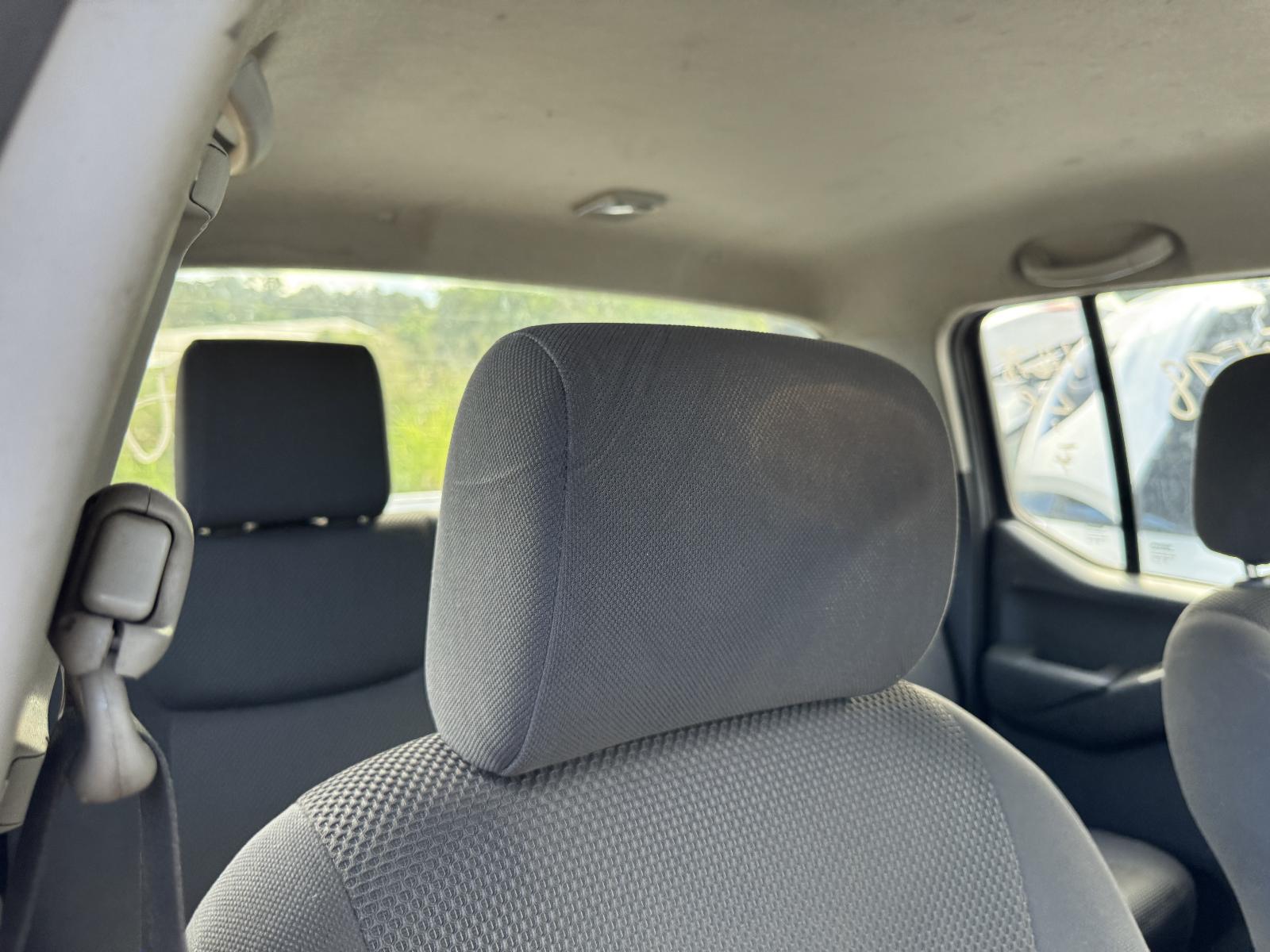 View NISSAN NAVARA 2010 4 Door Utility Breaking