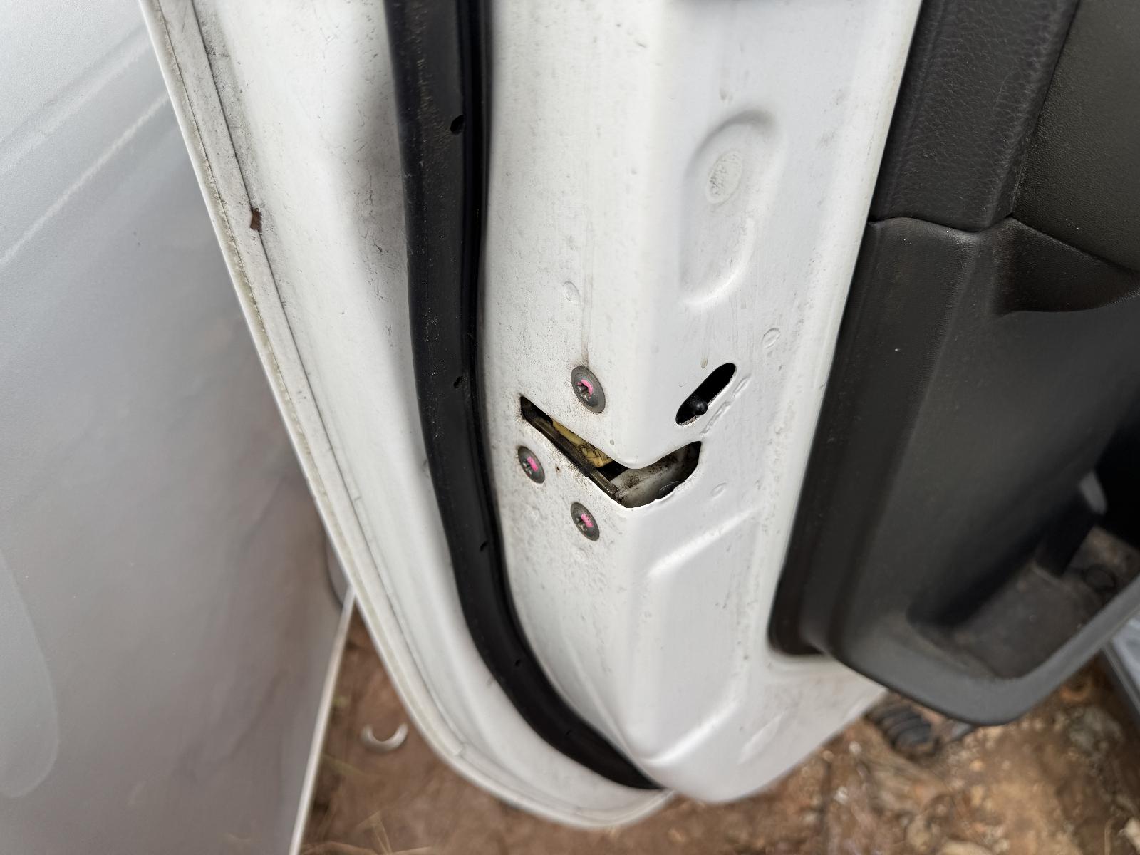 View NISSAN NAVARA 2010 4 Door Utility Breaking