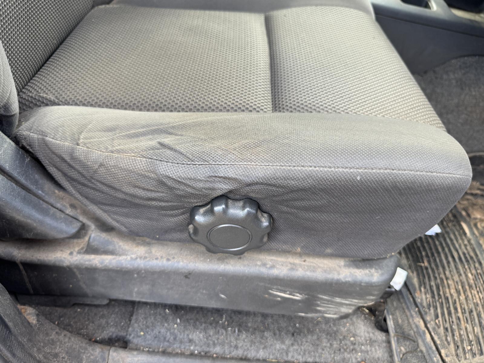 View NISSAN NAVARA 2010 4 Door Utility Breaking