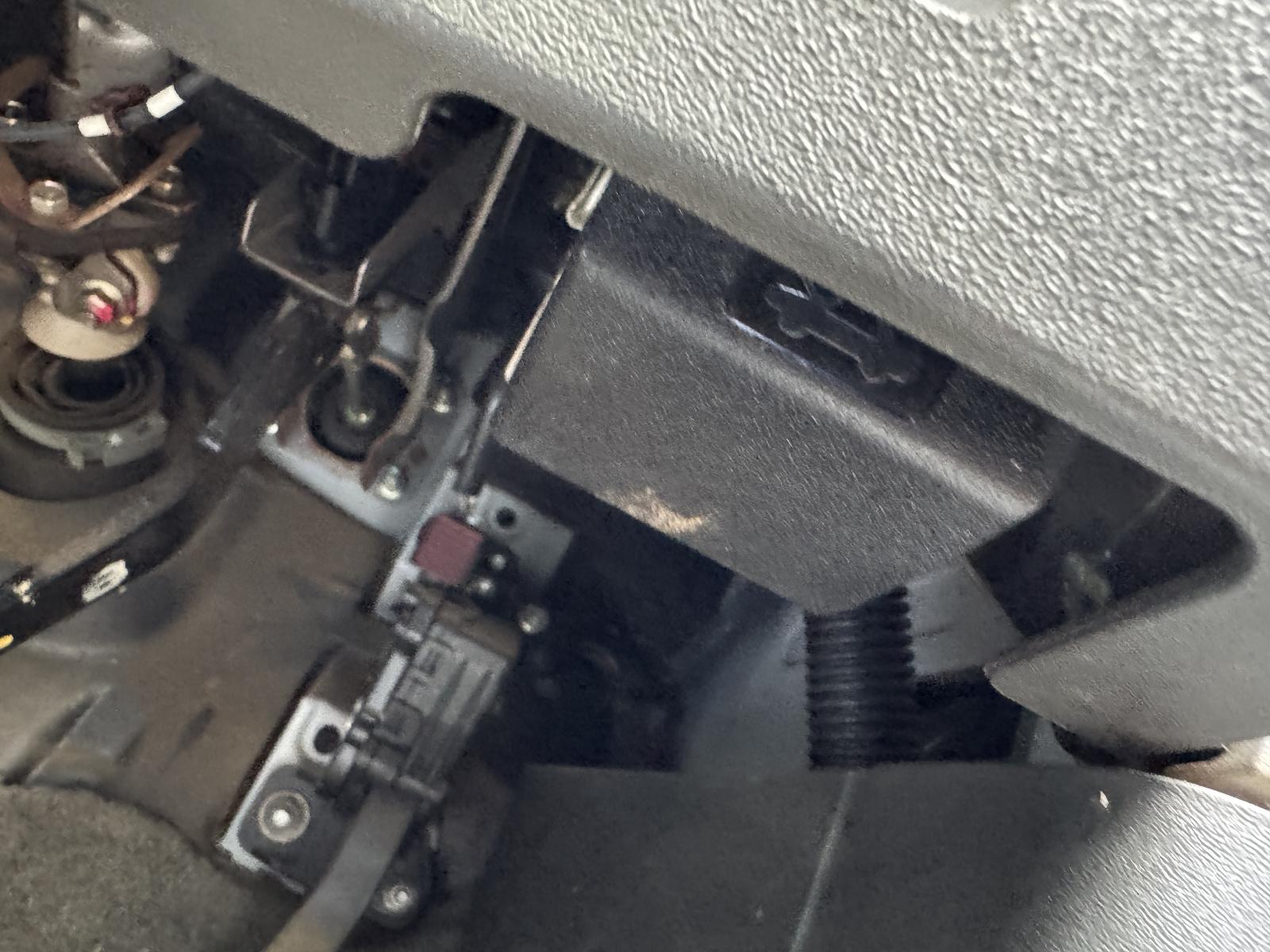 View NISSAN NAVARA 2010 4 Door Utility Breaking