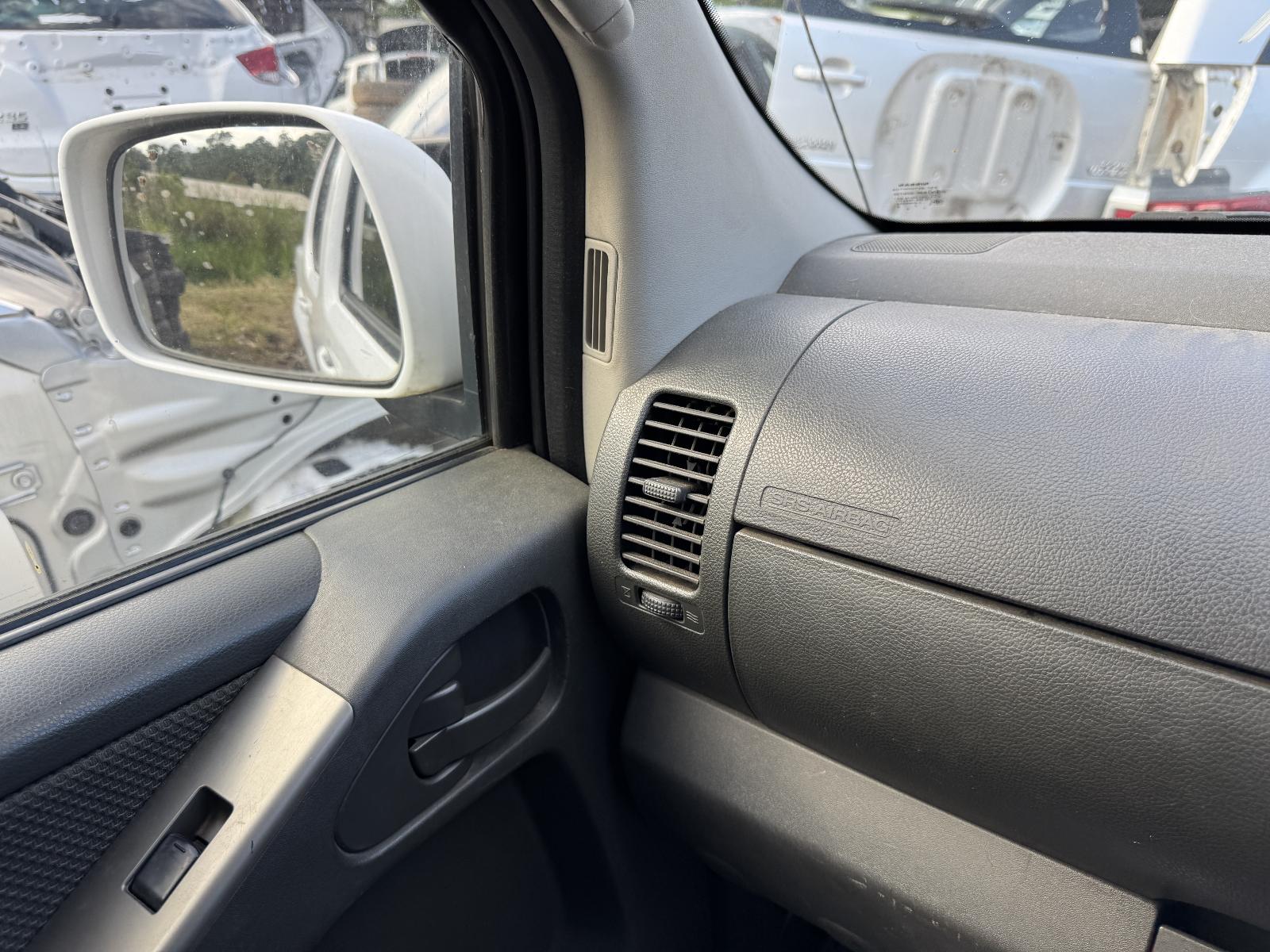 View NISSAN NAVARA 2010 4 Door Utility Breaking