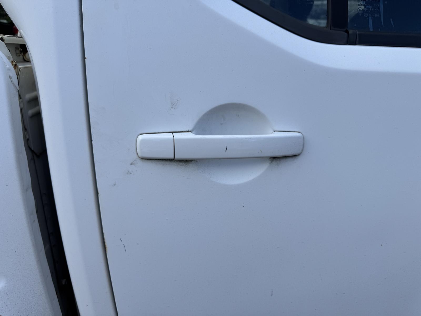 View NISSAN NAVARA 2010 4 Door Utility Breaking