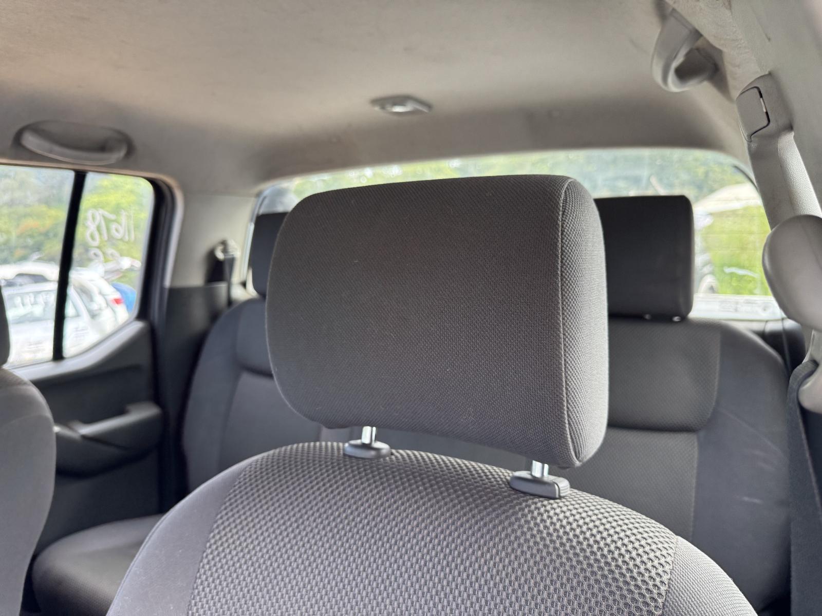 View NISSAN NAVARA 2010 4 Door Utility Breaking