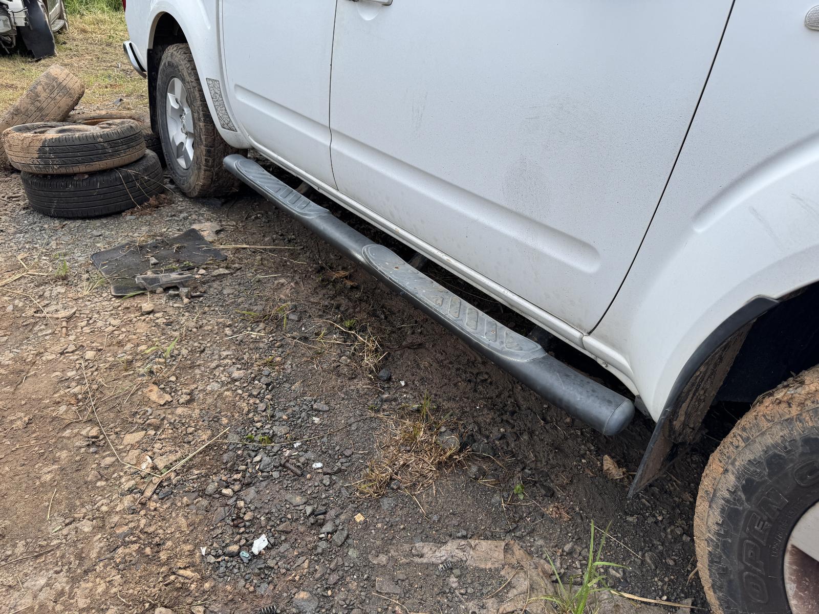 View NISSAN NAVARA 2010 4 Door Utility Breaking