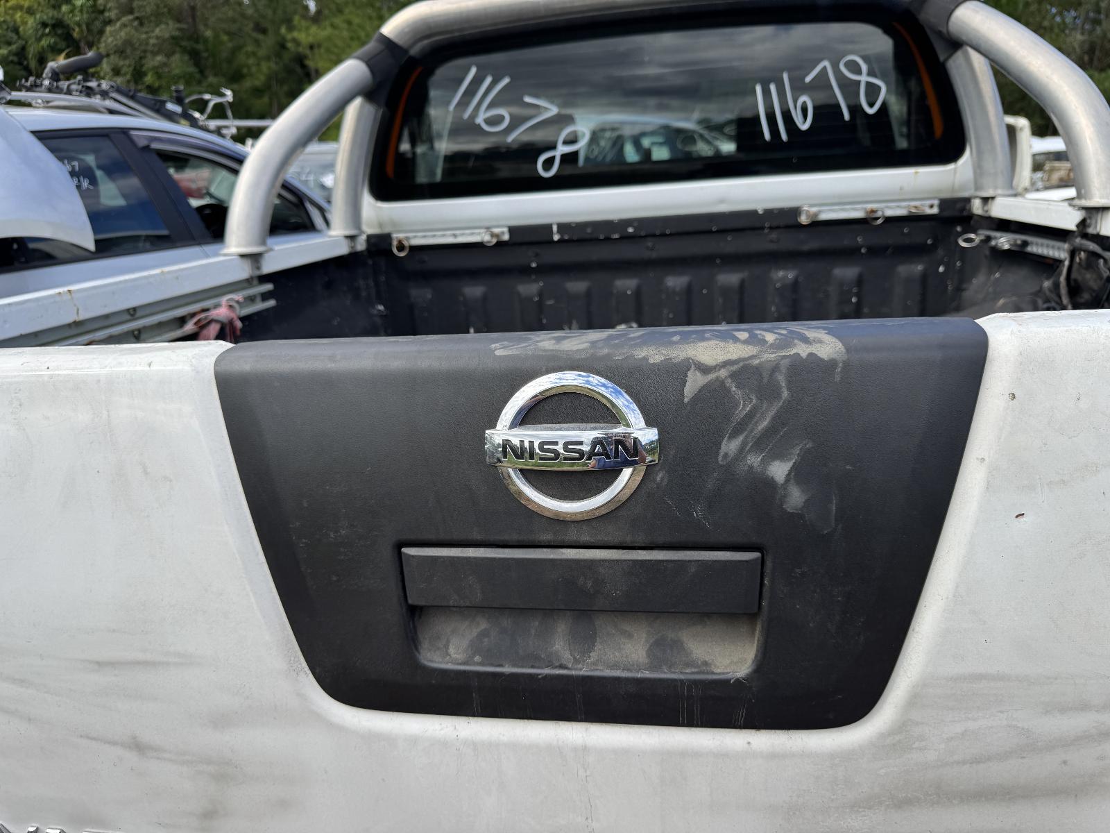 View NISSAN NAVARA 2010 4 Door Utility Breaking