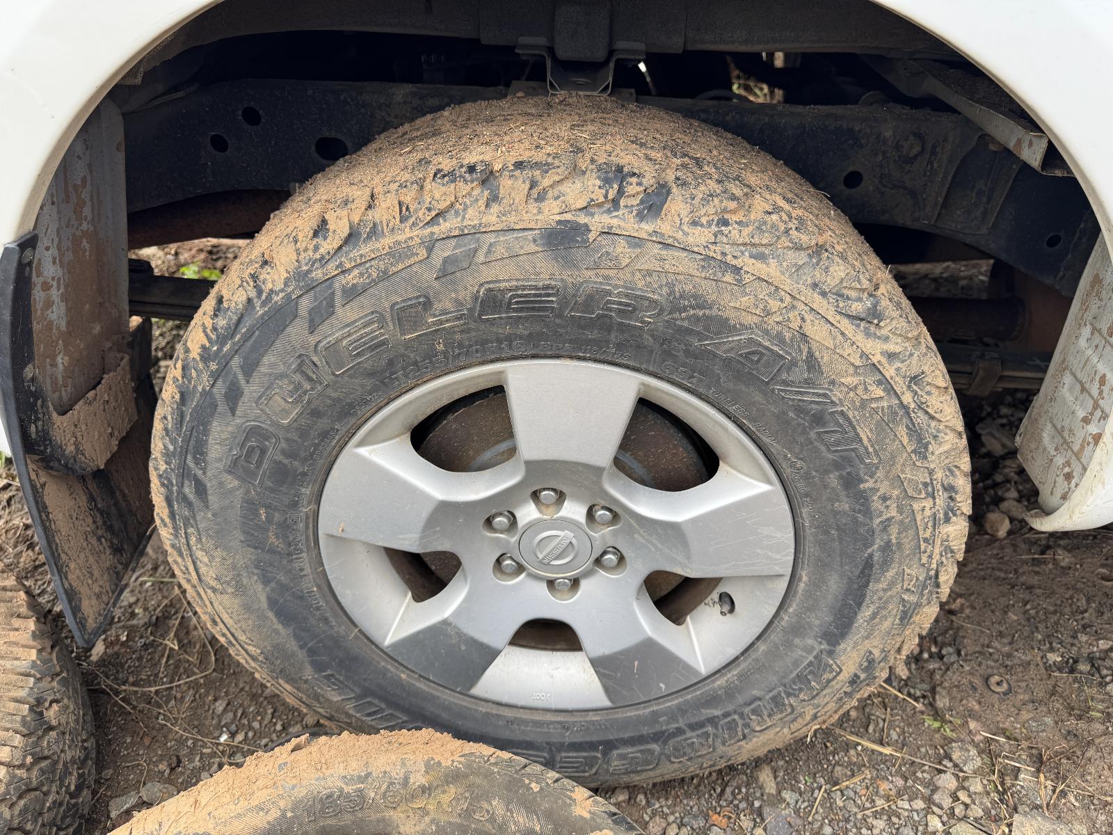 View NISSAN NAVARA 2010 4 Door Utility Breaking