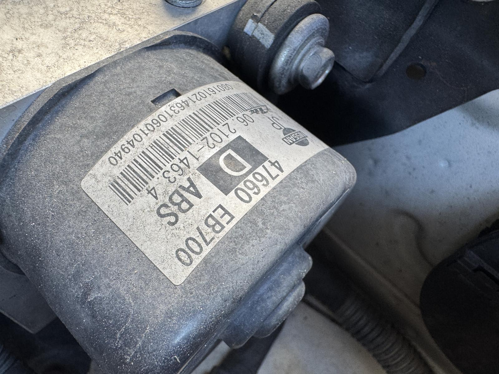 View NISSAN NAVARA 2010 4 Door Utility Breaking