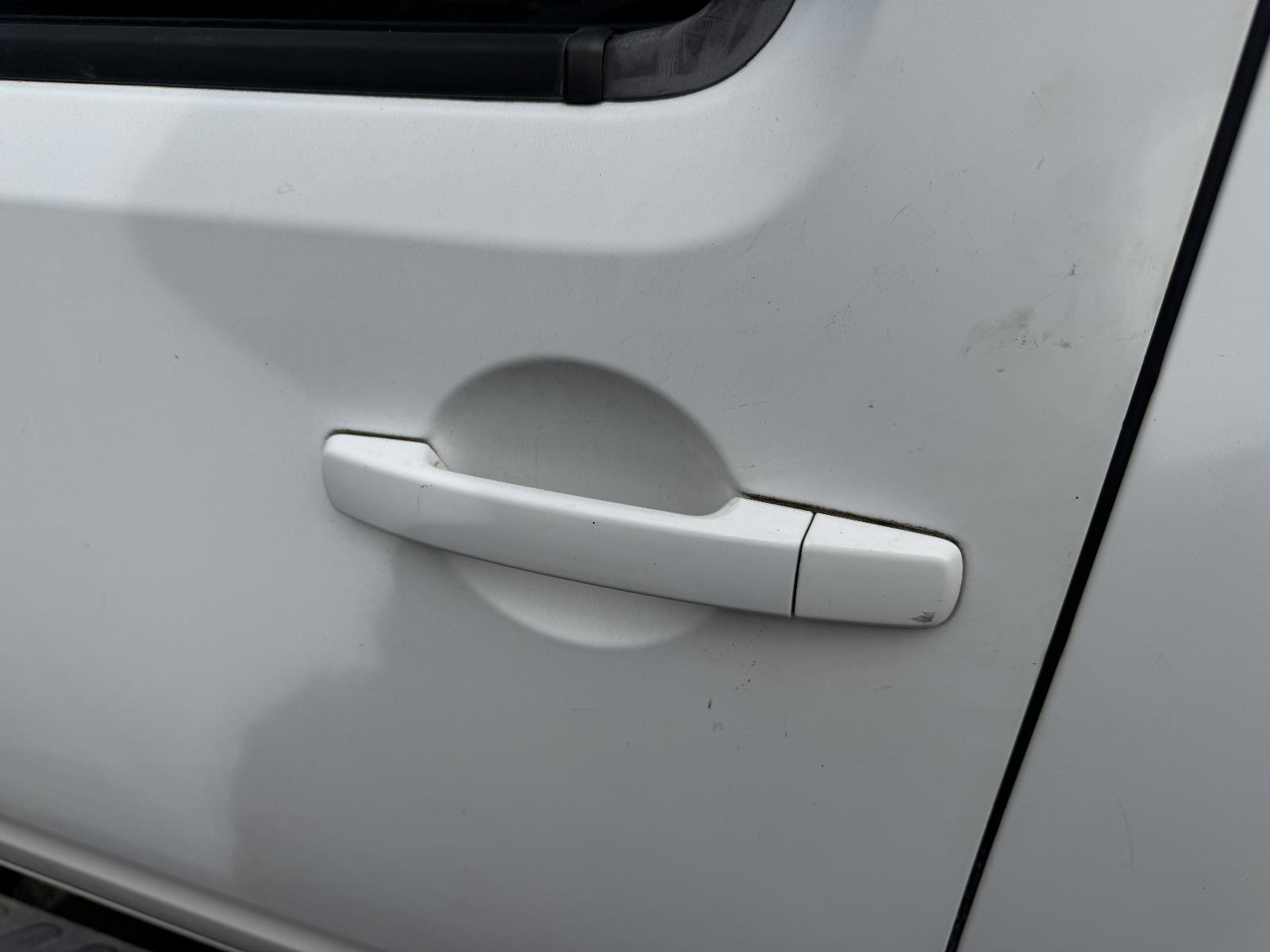 View NISSAN NAVARA 2010 4 Door Utility Breaking
