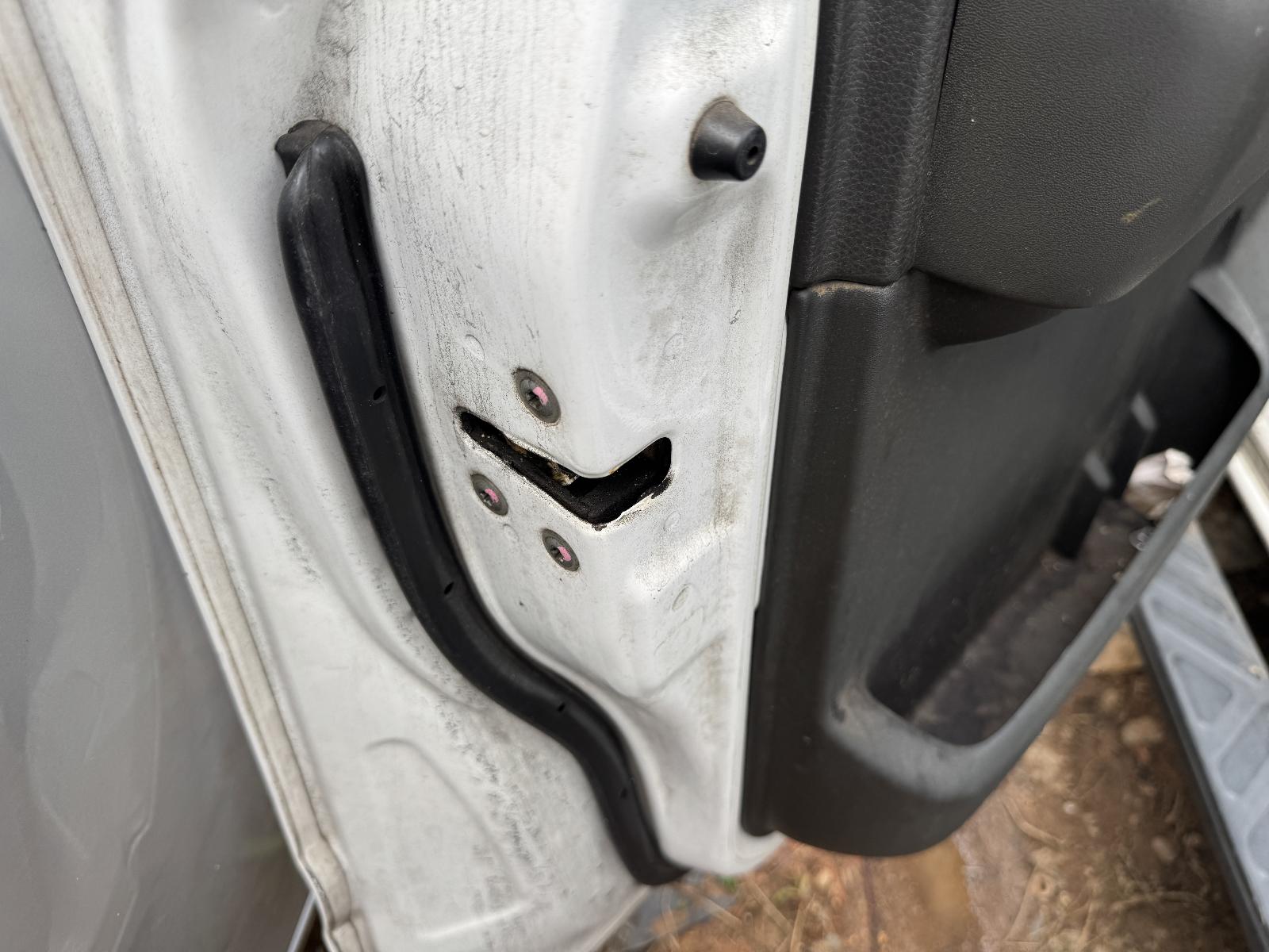 View NISSAN NAVARA 2010 4 Door Utility Breaking