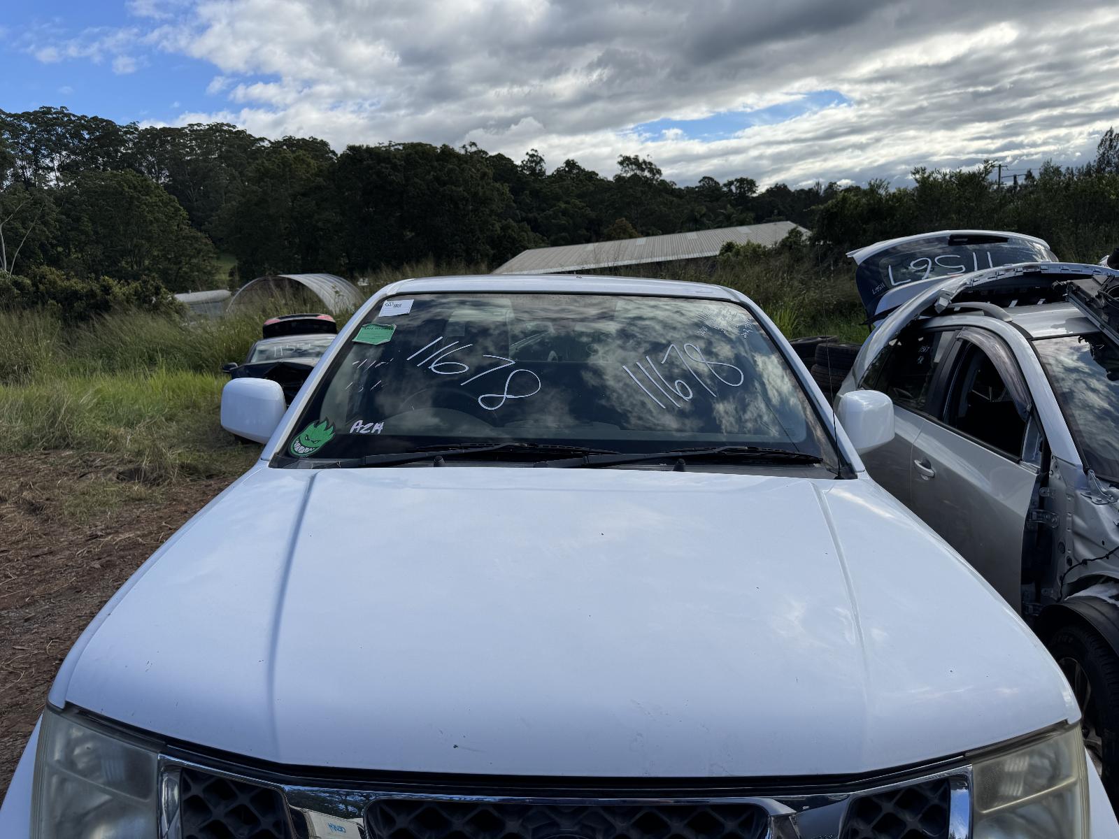 View NISSAN NAVARA 2010 4 Door Utility Breaking