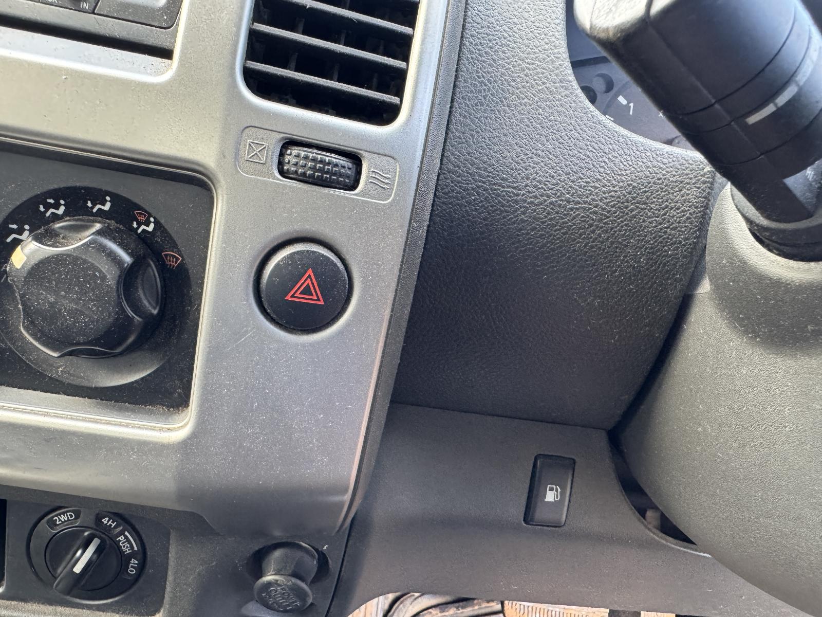 View NISSAN NAVARA 2010 4 Door Utility Breaking