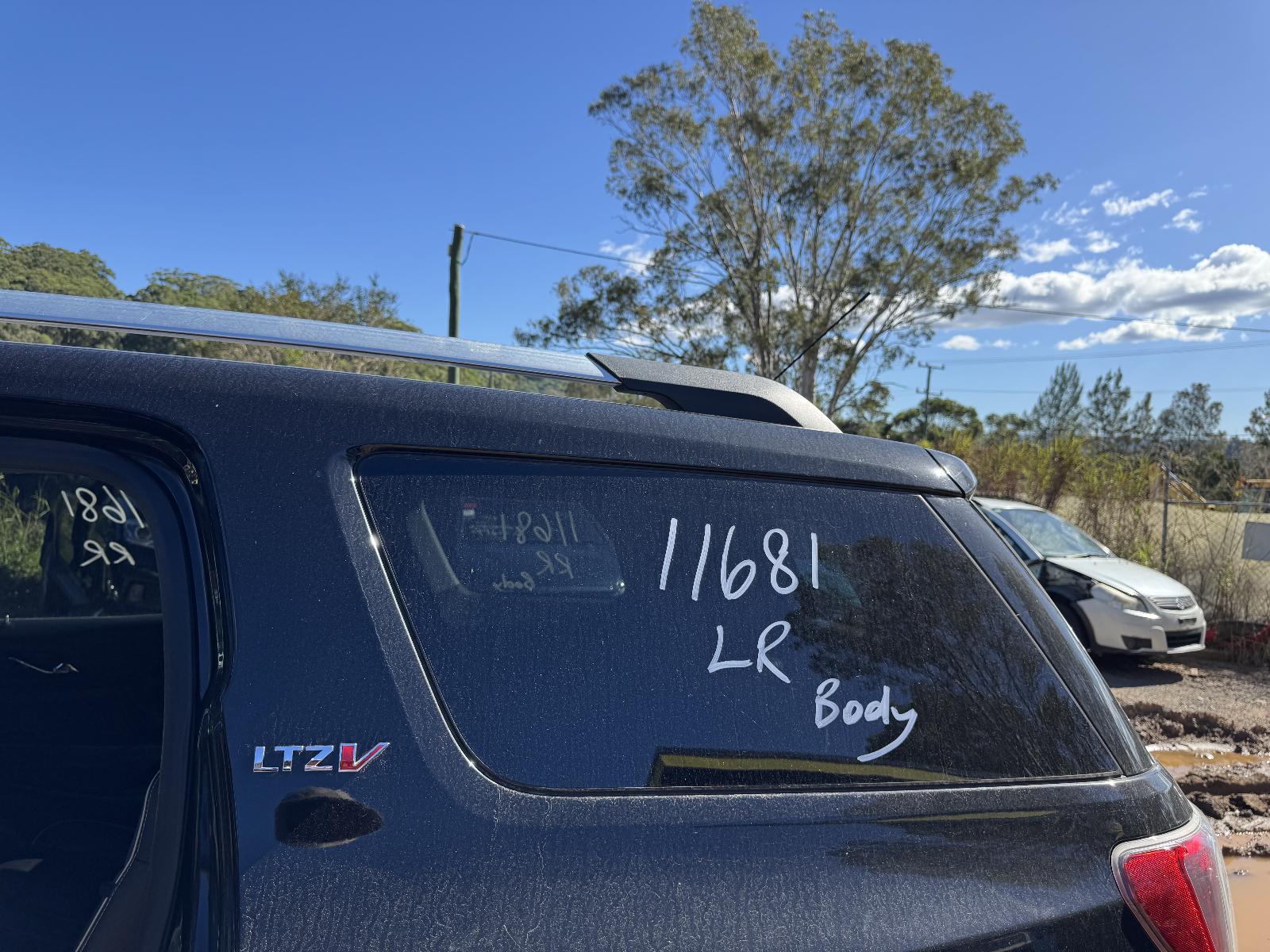 View HOLDEN ACADIA 2019 5 Door Station Wagon Breaking