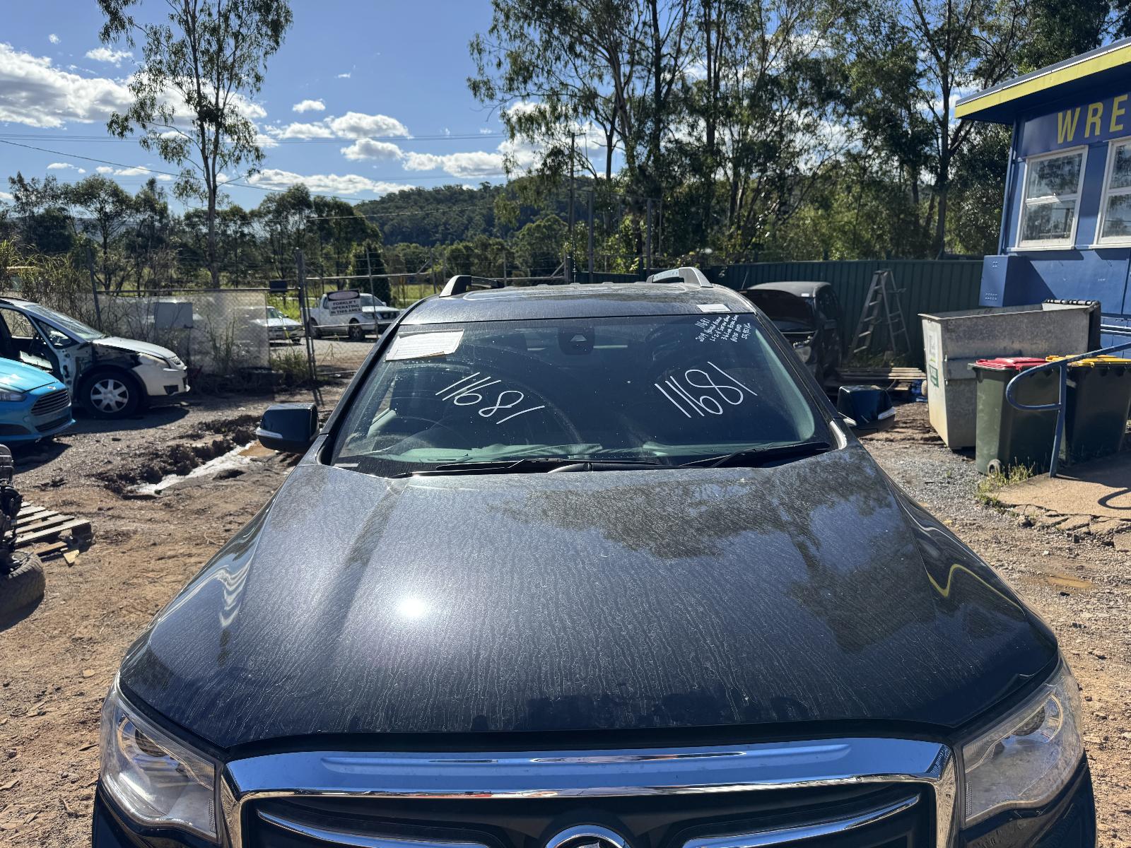 View HOLDEN ACADIA 2019 5 Door Station Wagon Breaking
