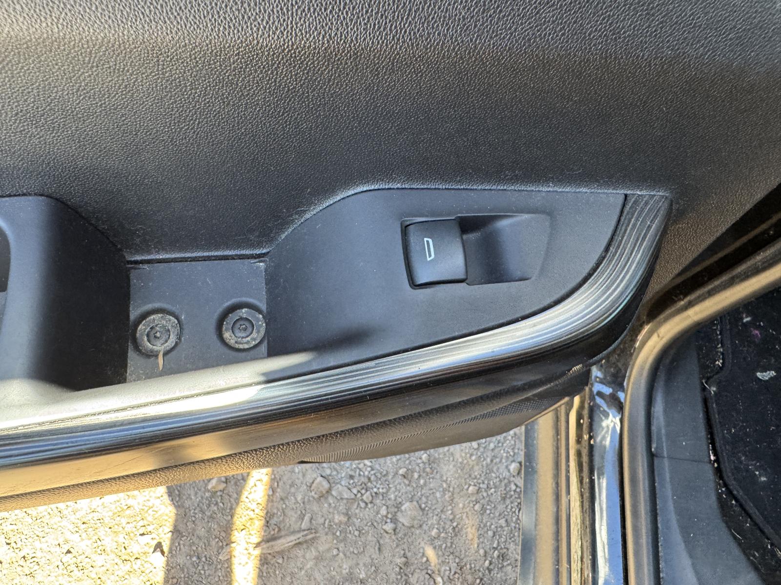 View HOLDEN ACADIA 2019 5 Door Station Wagon Breaking