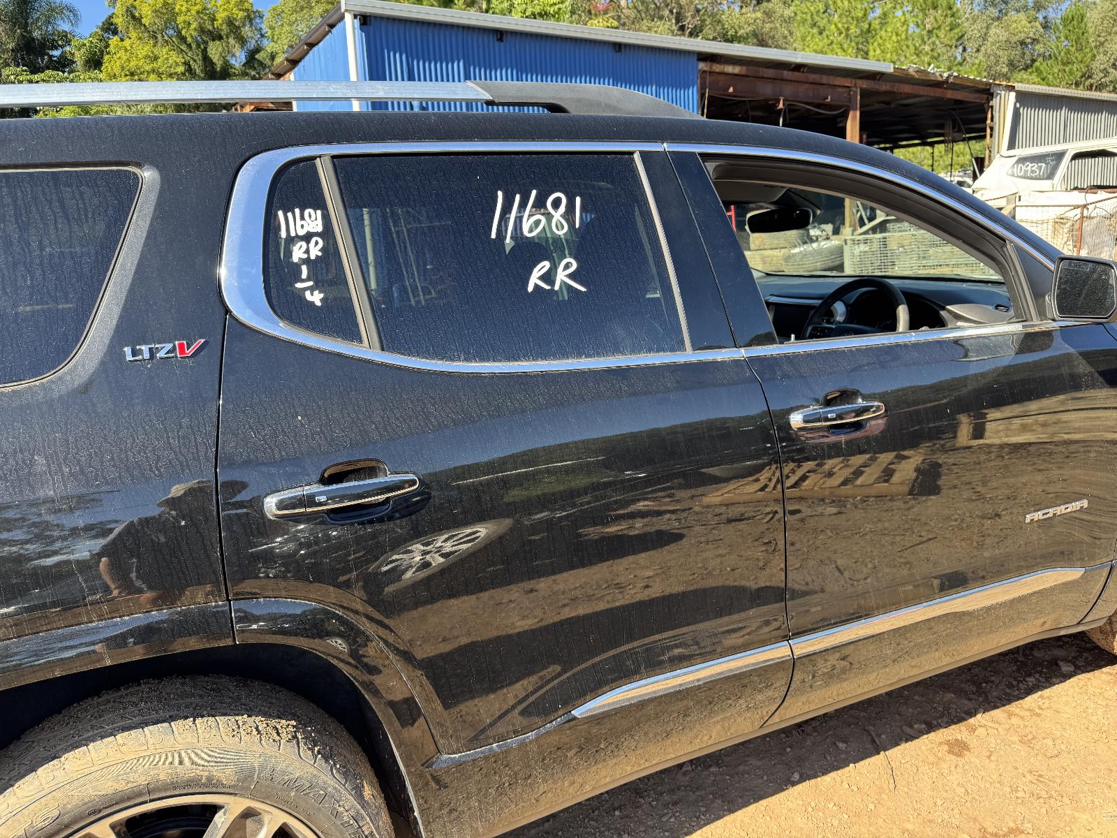 View HOLDEN ACADIA 2019 5 Door Station Wagon Breaking