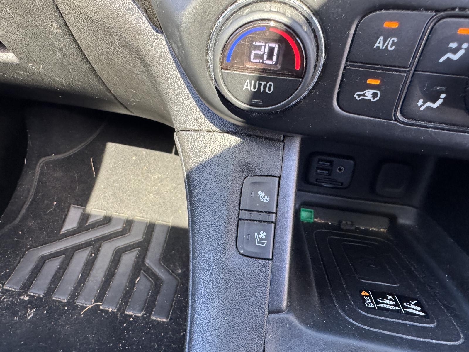 View HOLDEN ACADIA 2019 5 Door Station Wagon Breaking