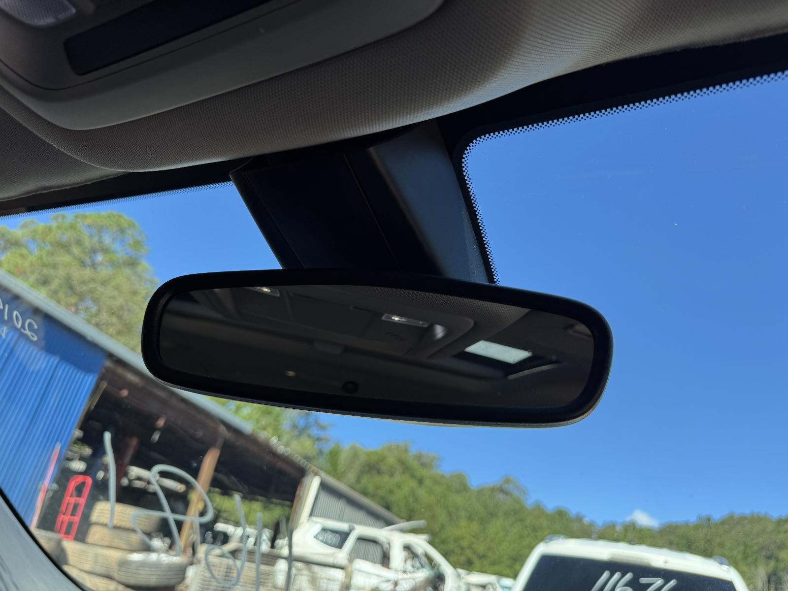 View HOLDEN ACADIA 2019 5 Door Station Wagon Breaking