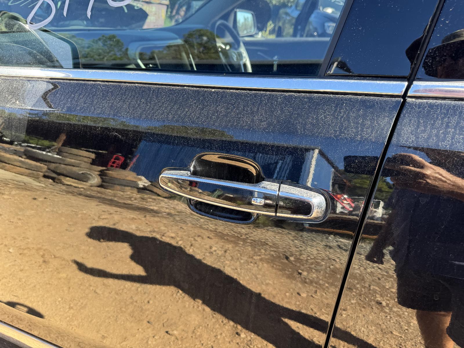 View HOLDEN ACADIA 2019 5 Door Station Wagon Breaking