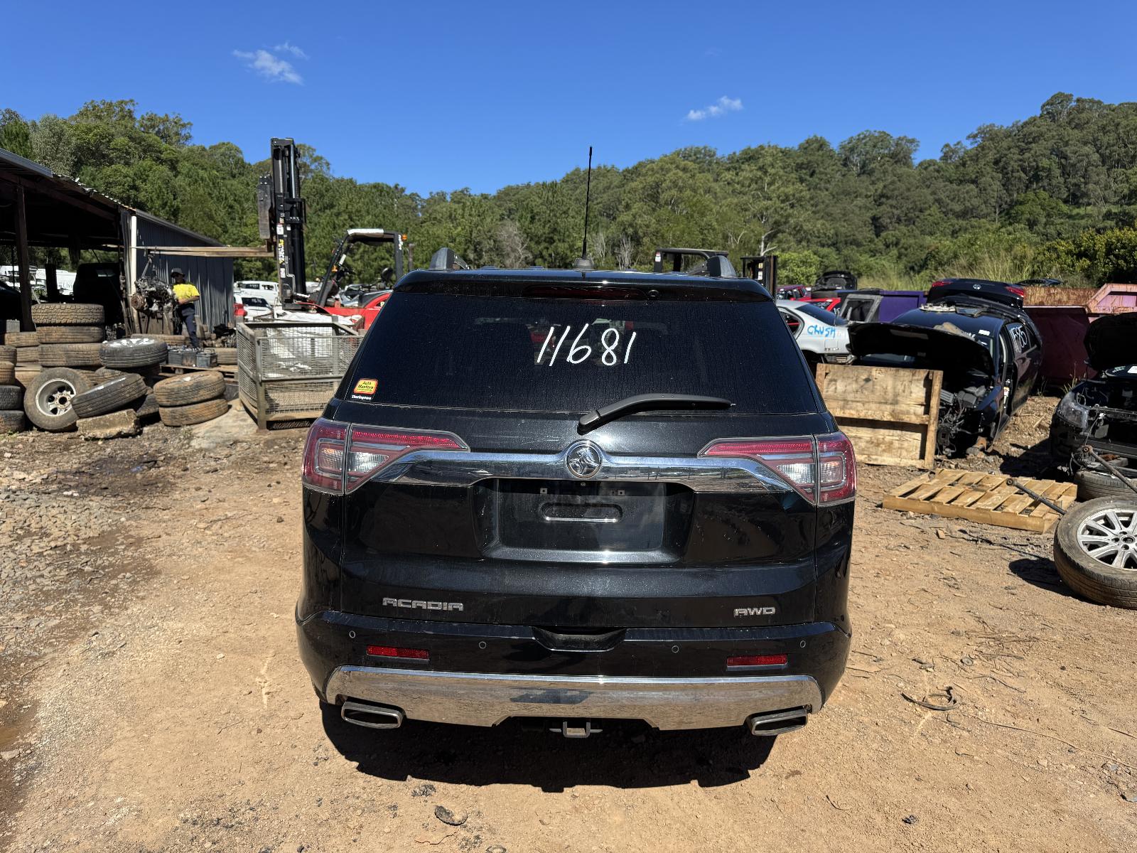 View HOLDEN ACADIA 2019 5 Door Station Wagon Breaking