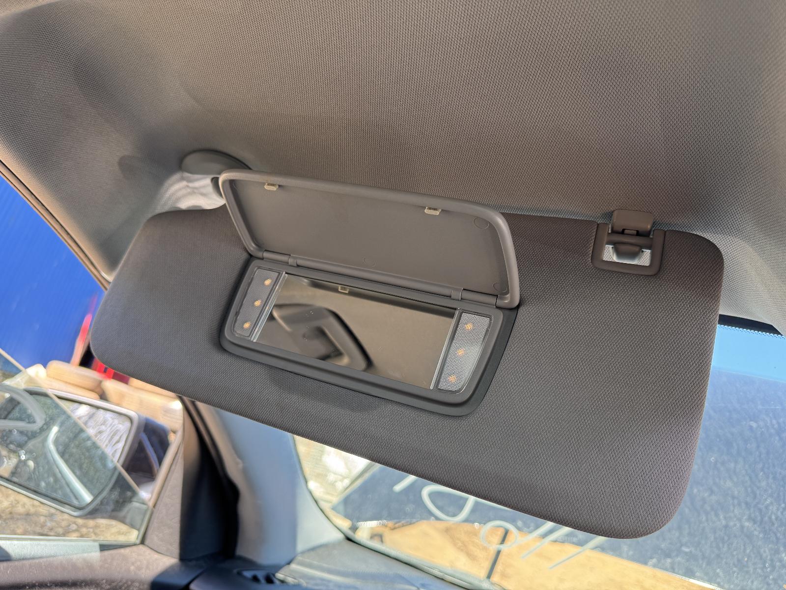 View HOLDEN ACADIA 2019 5 Door Station Wagon Breaking