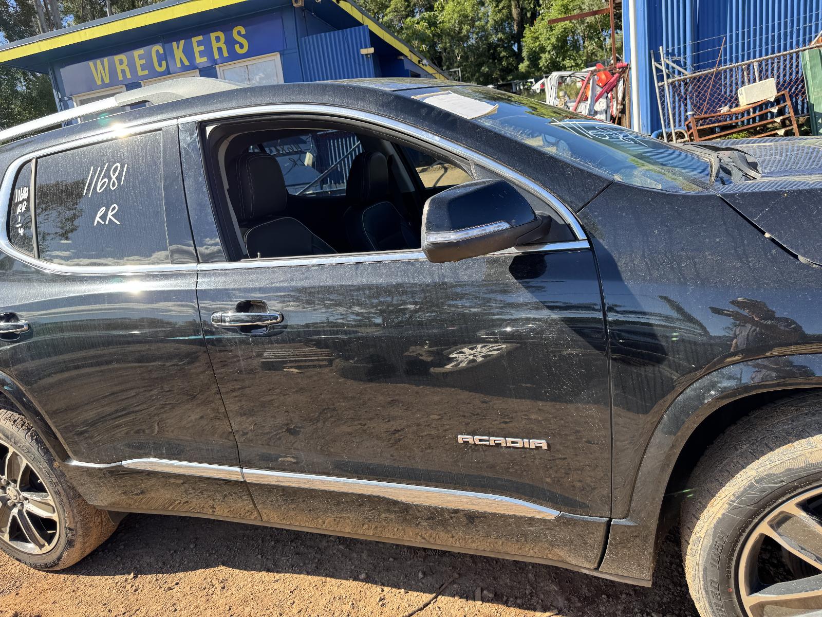 View HOLDEN ACADIA 2019 5 Door Station Wagon Breaking