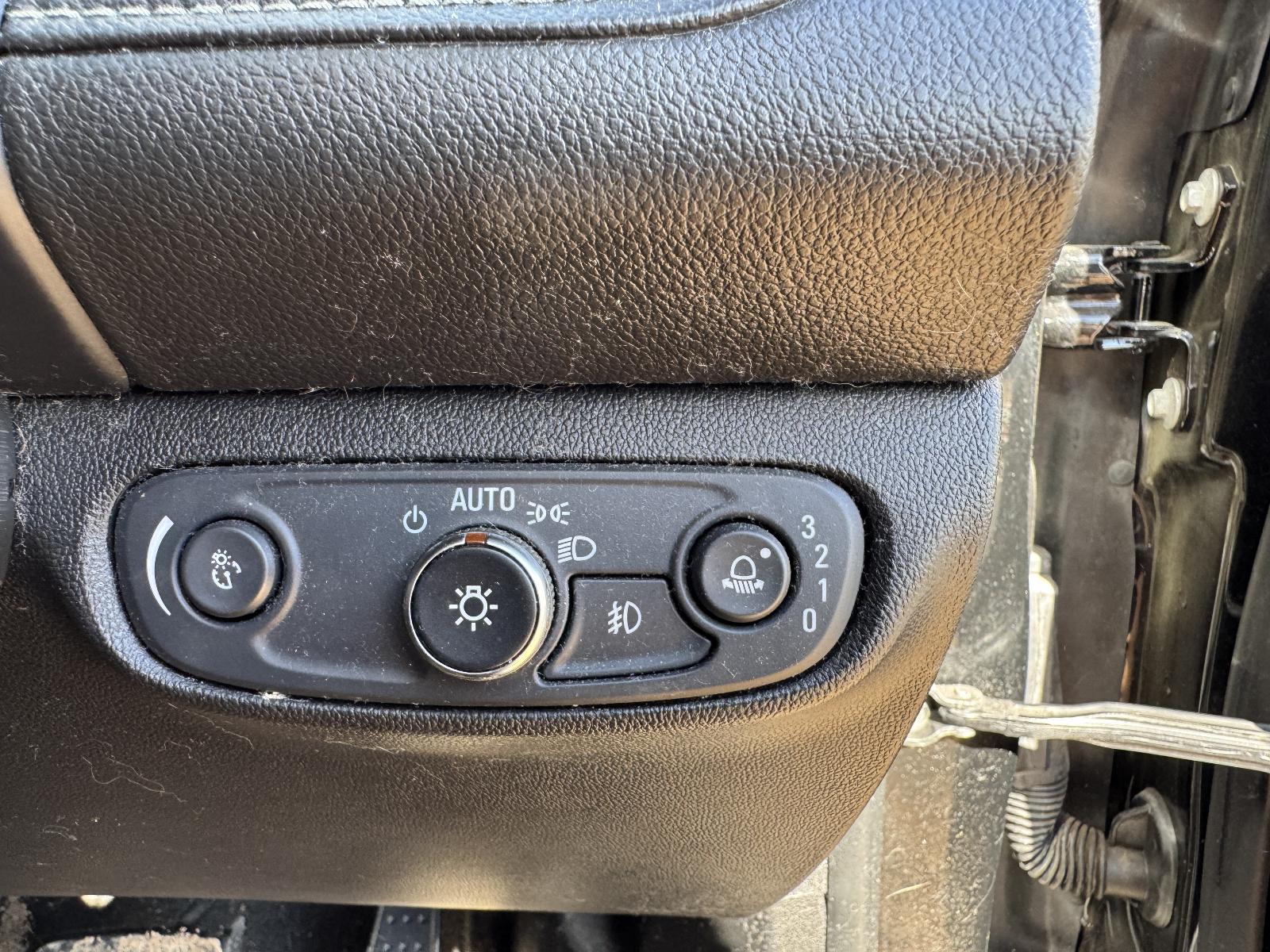 View HOLDEN ACADIA 2019 5 Door Station Wagon Breaking
