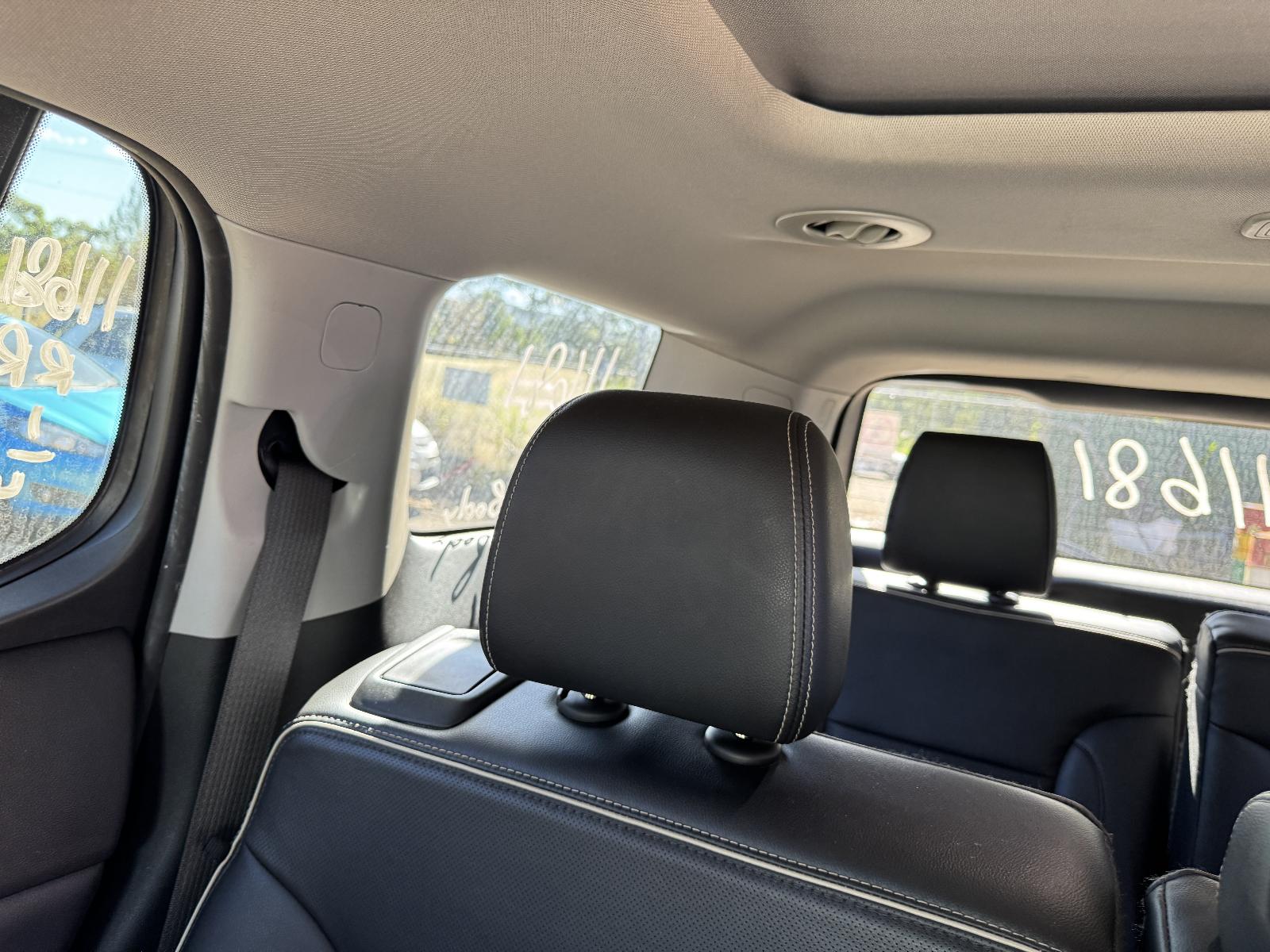 View HOLDEN ACADIA 2019 5 Door Station Wagon Breaking
