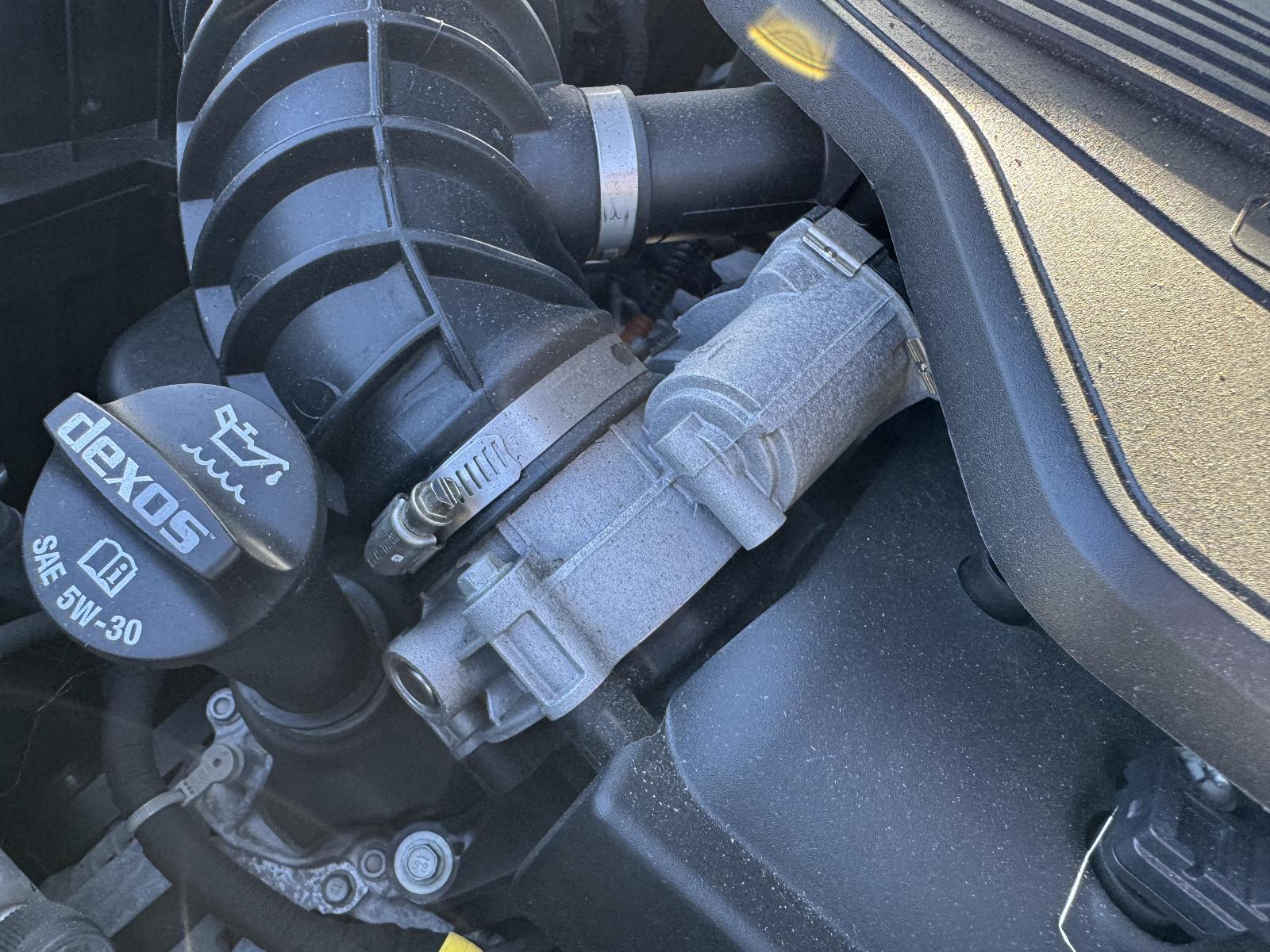 View HOLDEN ACADIA 2019 5 Door Station Wagon Breaking