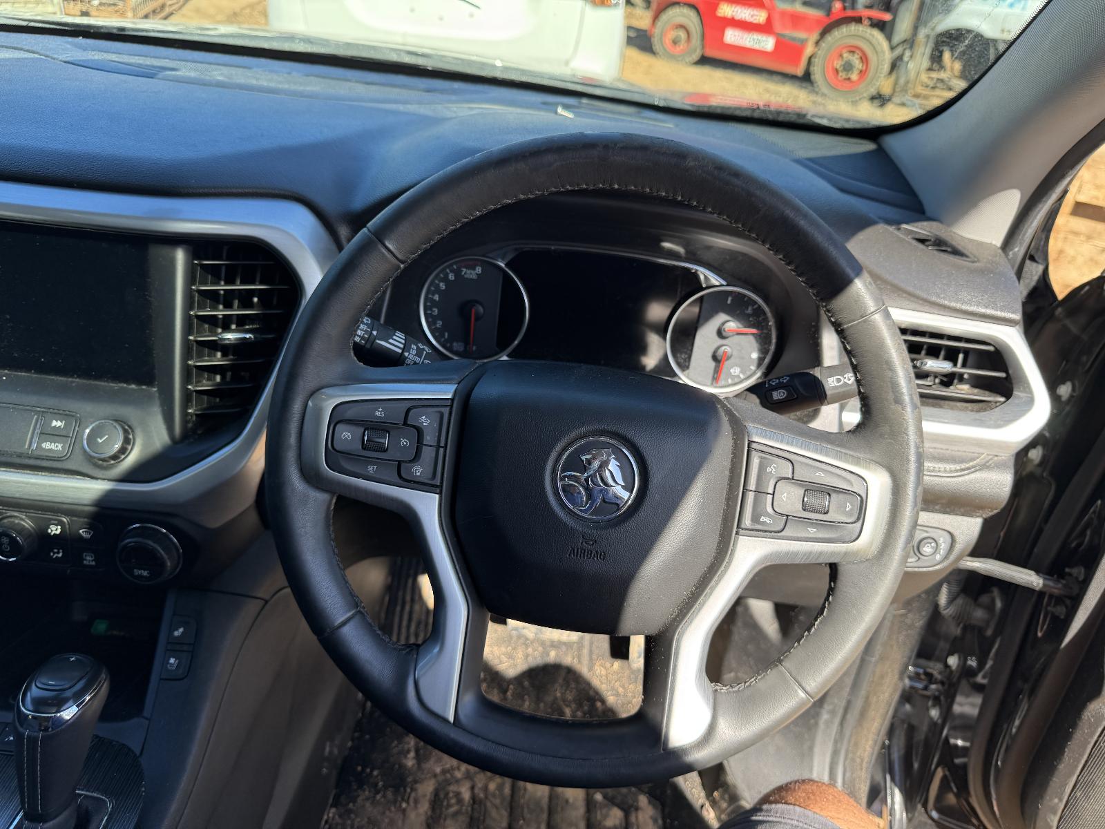 View HOLDEN ACADIA 2019 5 Door Station Wagon Breaking