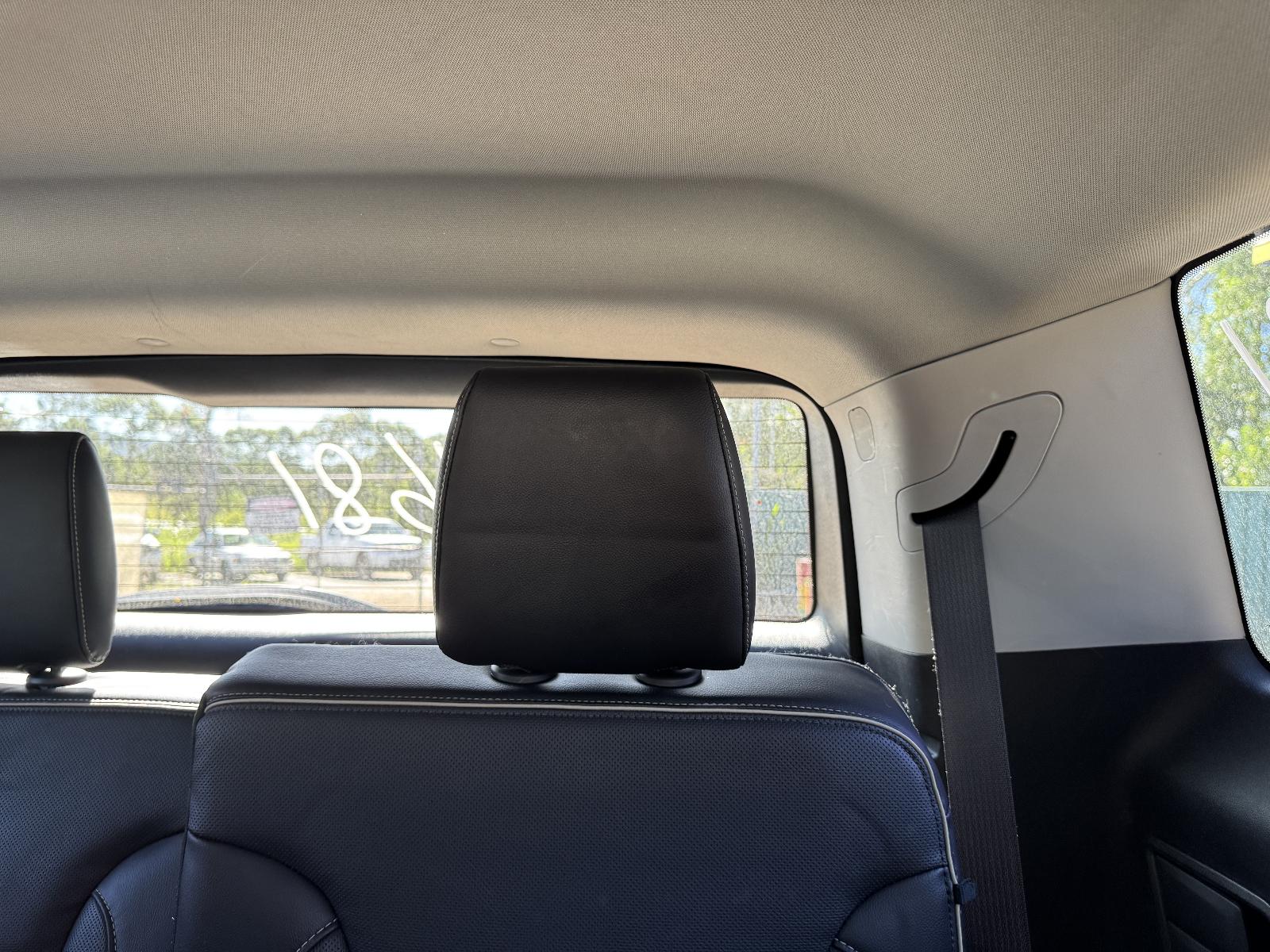 View HOLDEN ACADIA 2019 5 Door Station Wagon Breaking