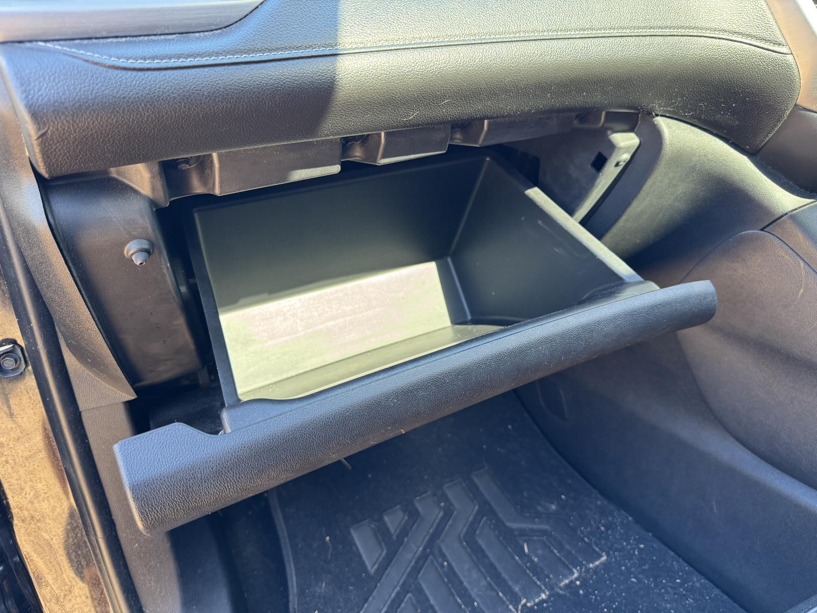View HOLDEN ACADIA 2019 5 Door Station Wagon Breaking