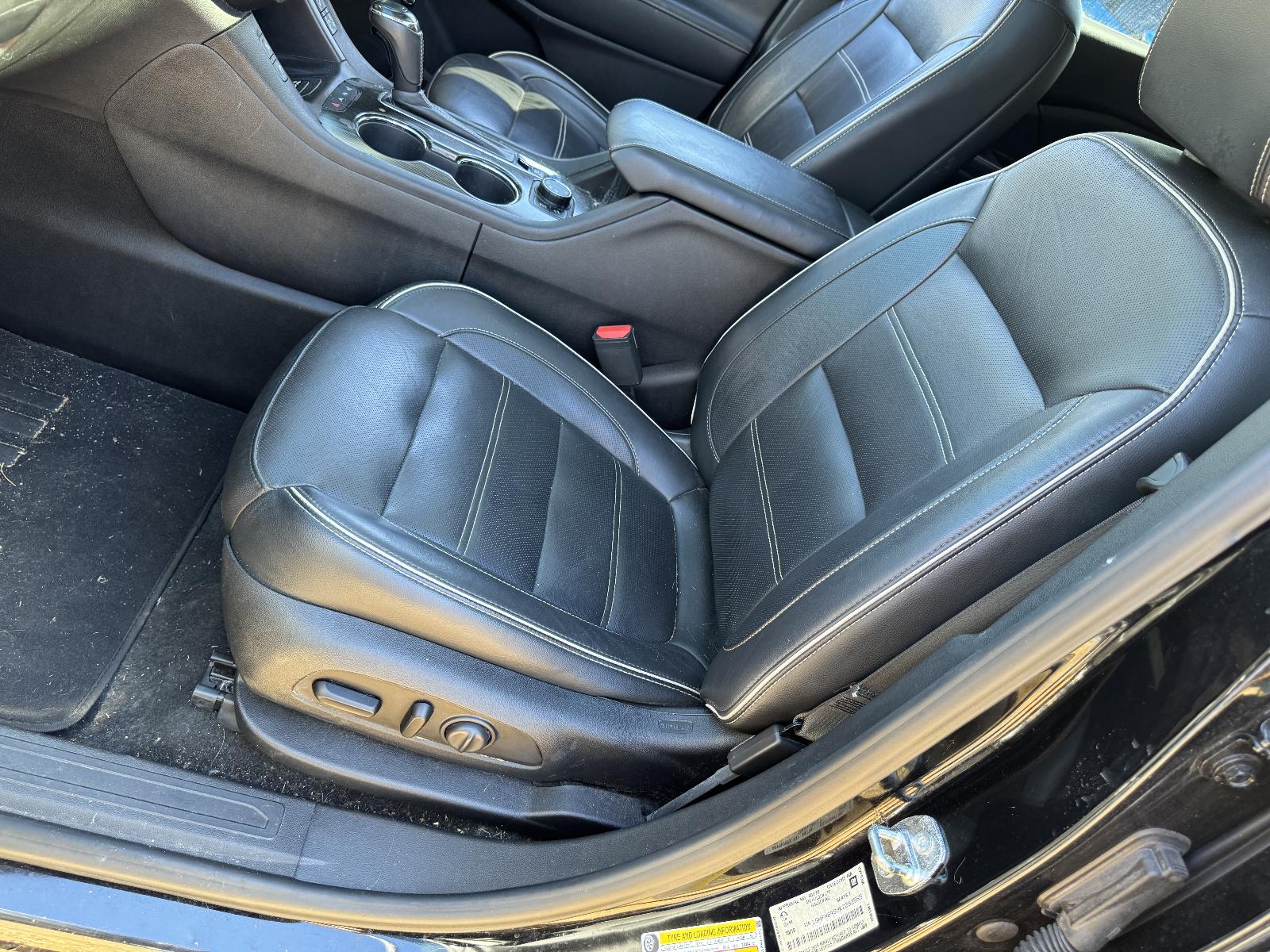 View HOLDEN ACADIA 2019 5 Door Station Wagon Breaking