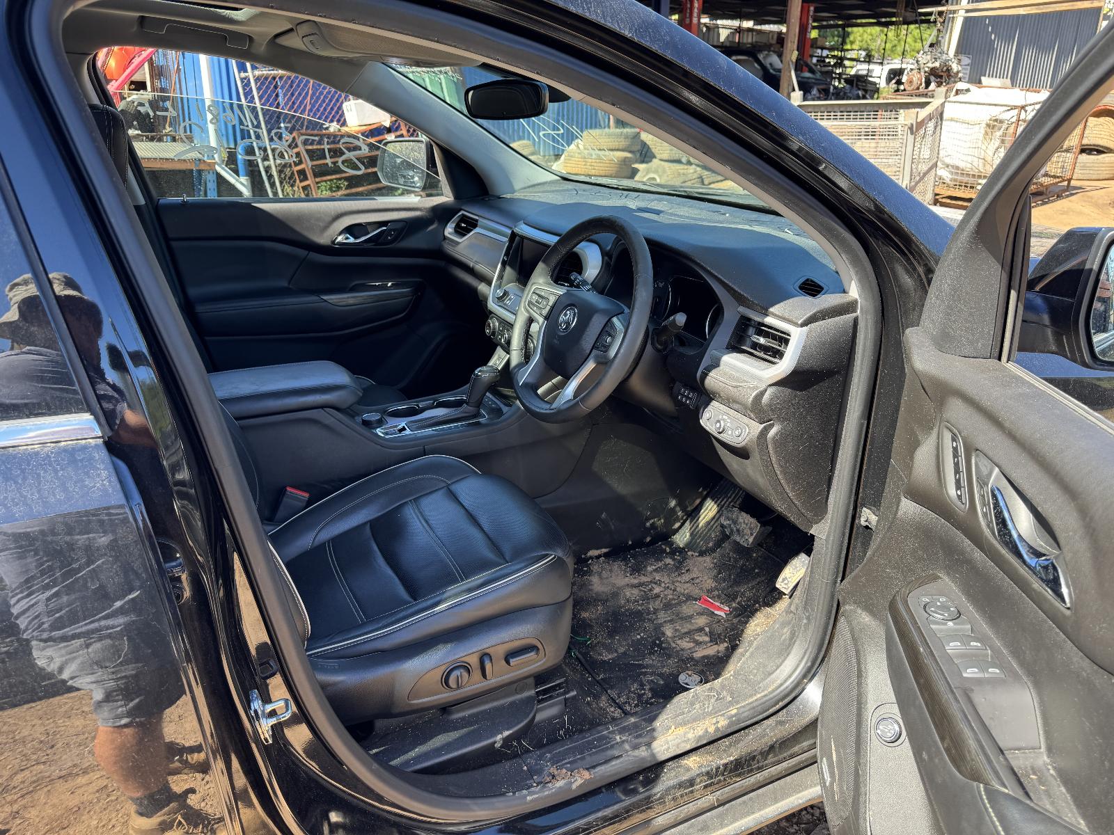 View HOLDEN ACADIA 2019 5 Door Station Wagon Breaking