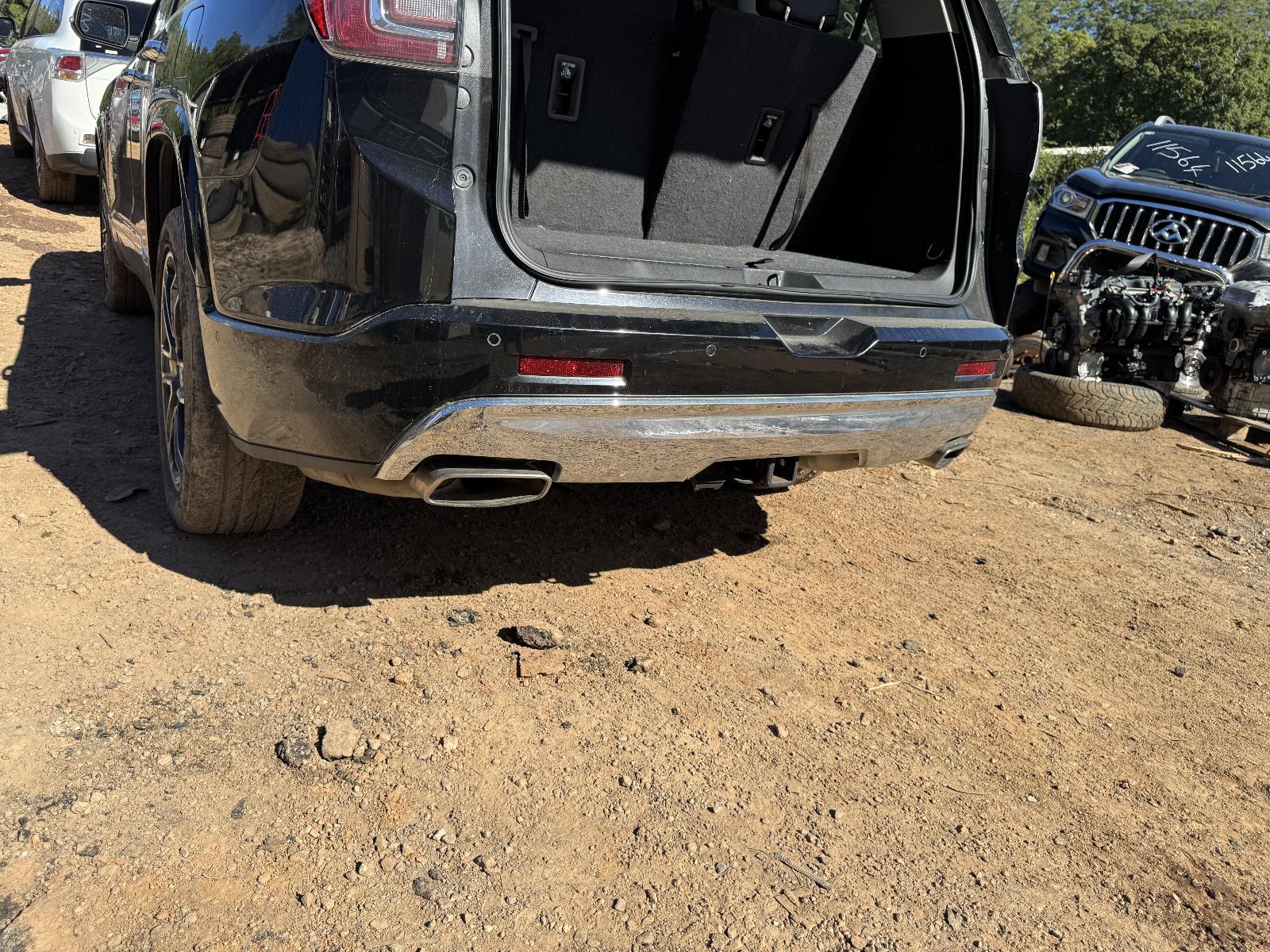View HOLDEN ACADIA 2019 5 Door Station Wagon Breaking