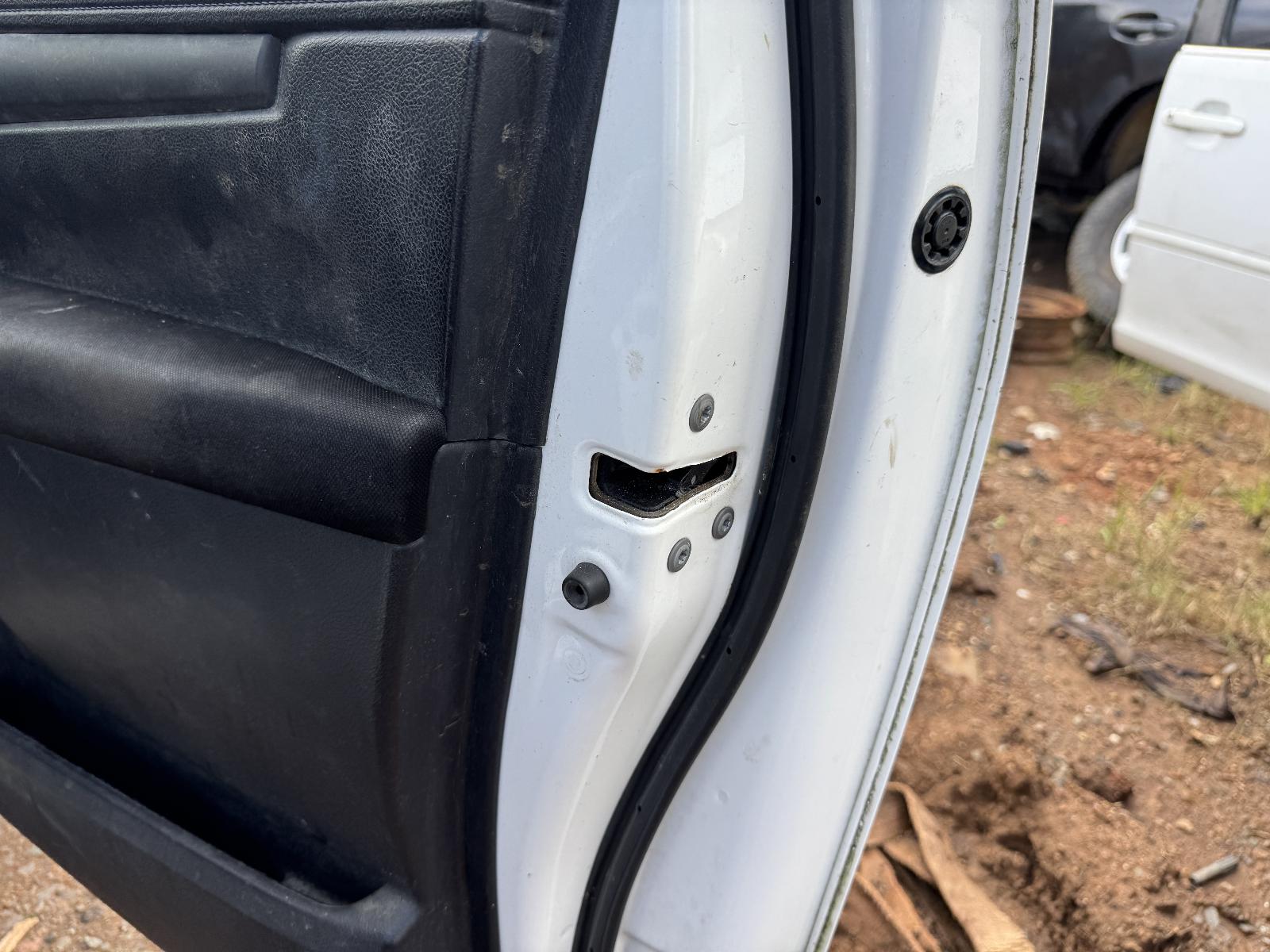 View TOYOTA HILUX 2019 2 Door Utility Breaking