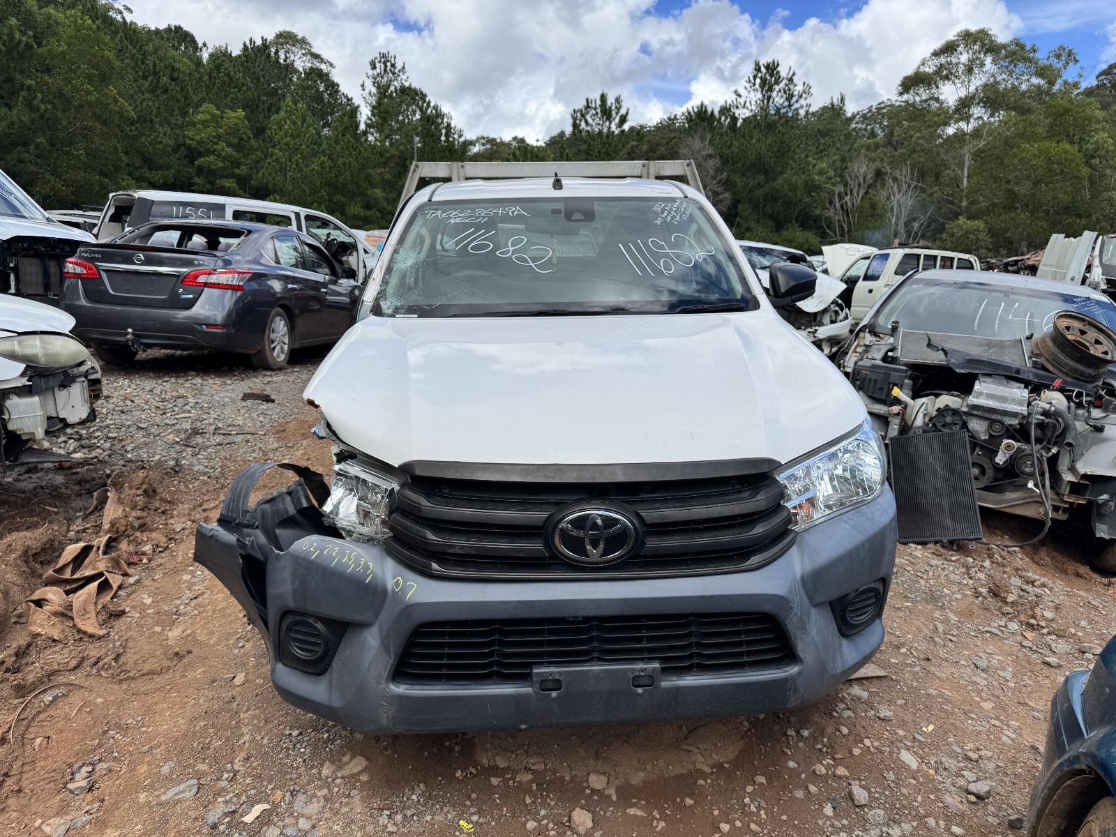 View TOYOTA HILUX 2019 2 Door Utility Breaking