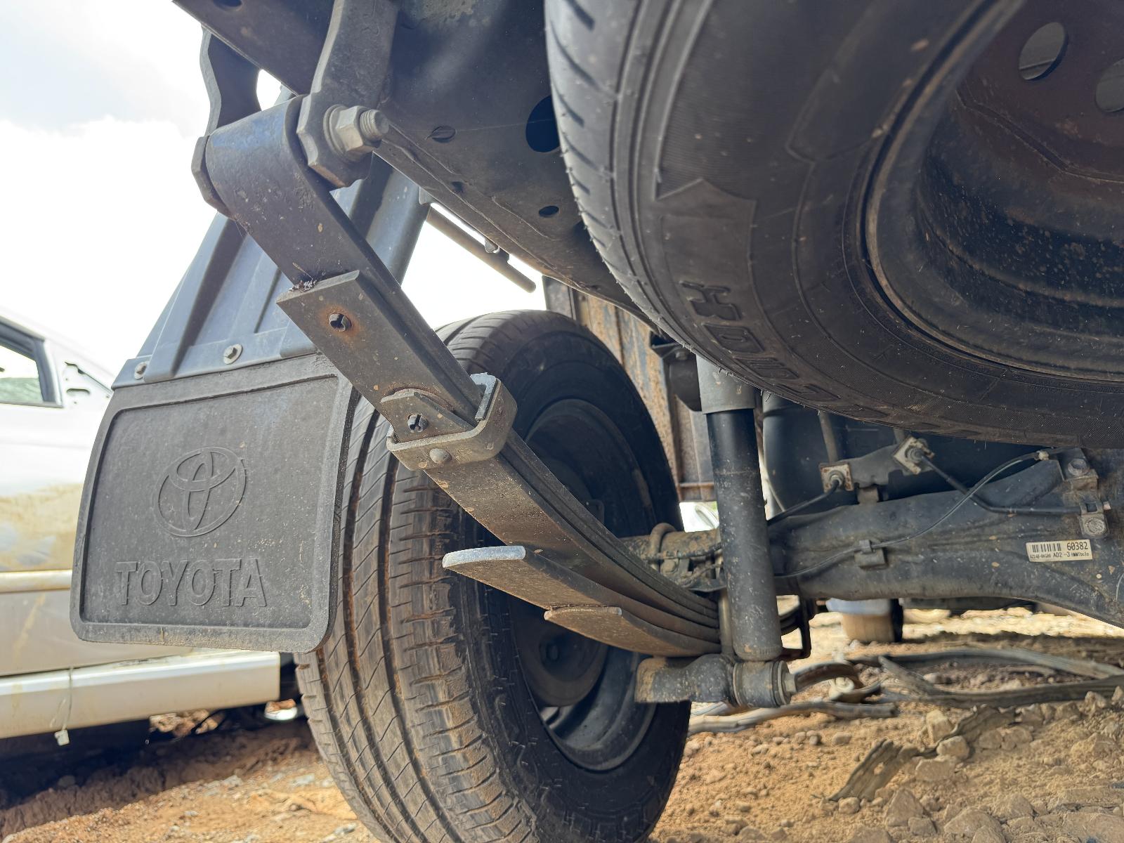 View TOYOTA HILUX 2019 2 Door Utility Breaking