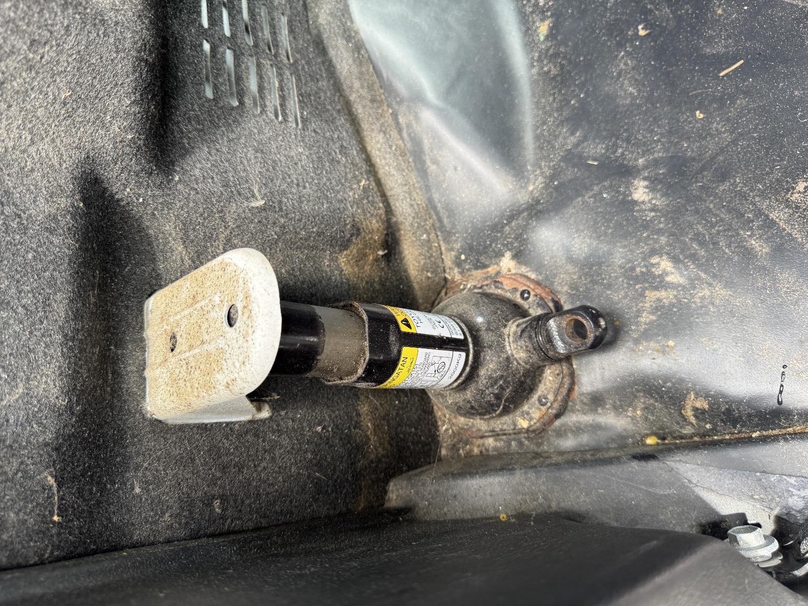 View TOYOTA HILUX 2019 2 Door Utility Breaking