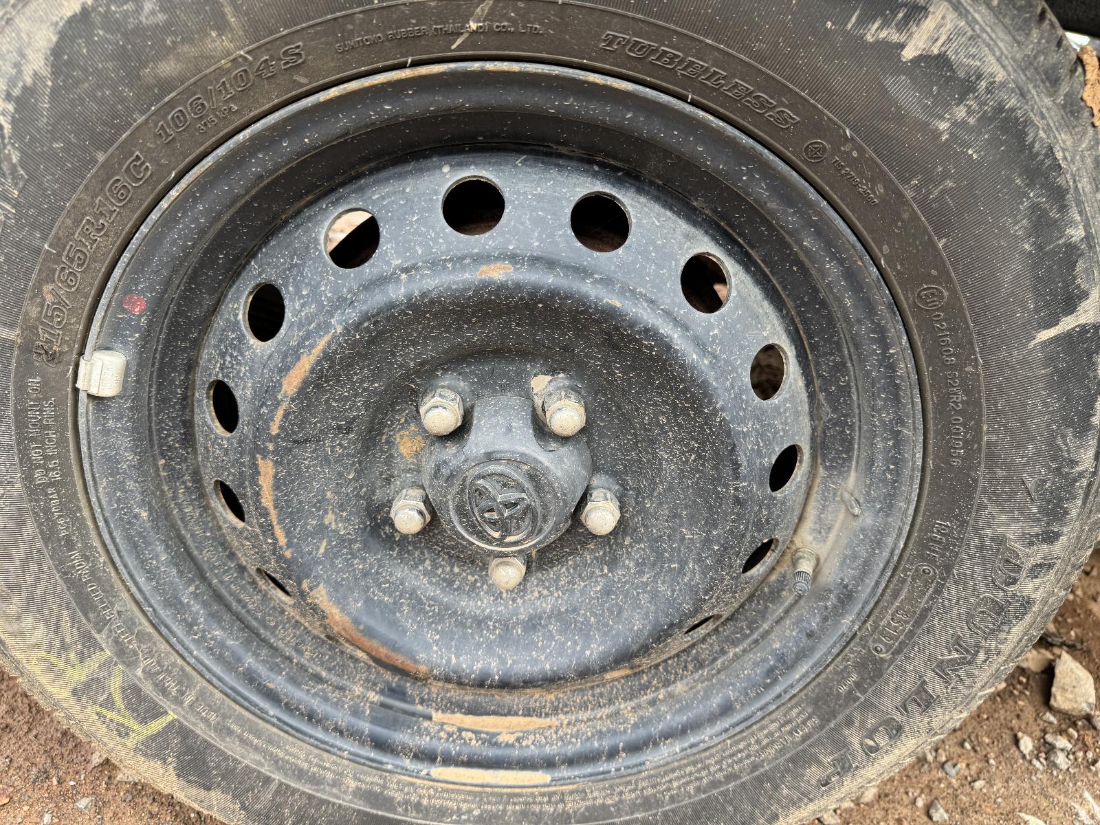 View TOYOTA HILUX 2019 2 Door Utility Breaking