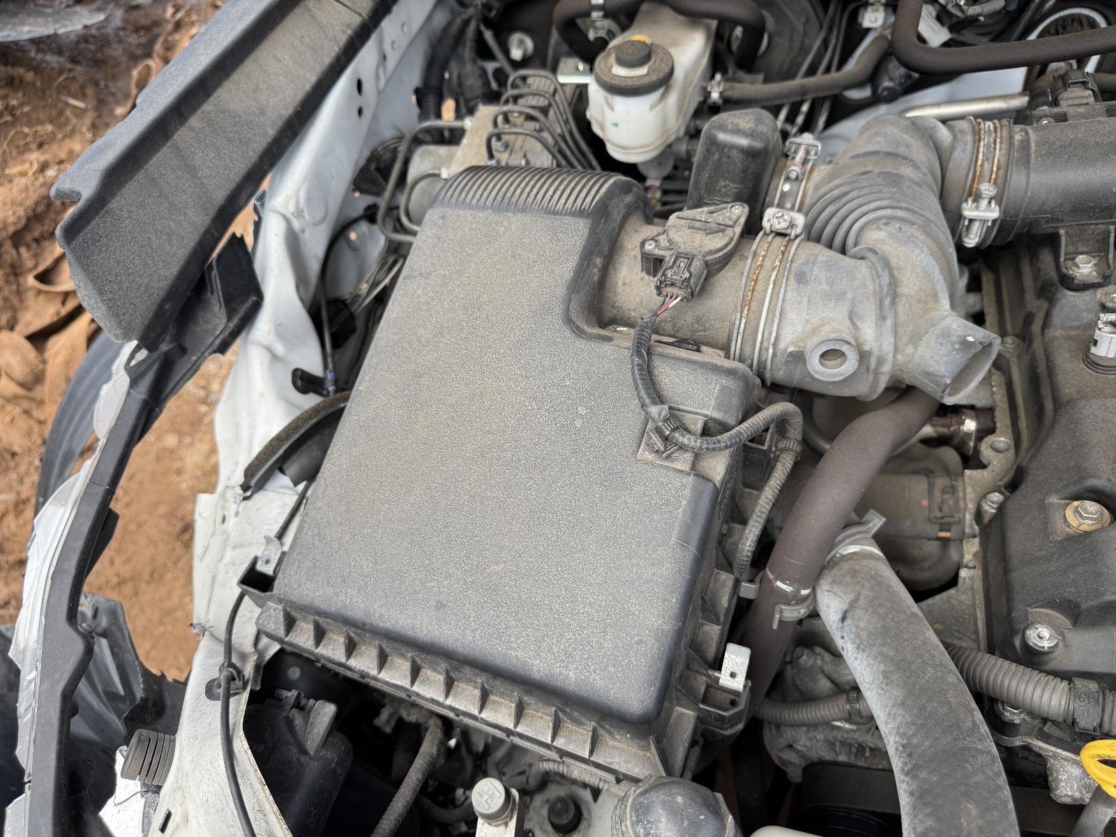 View TOYOTA HILUX 2019 2 Door Utility Breaking