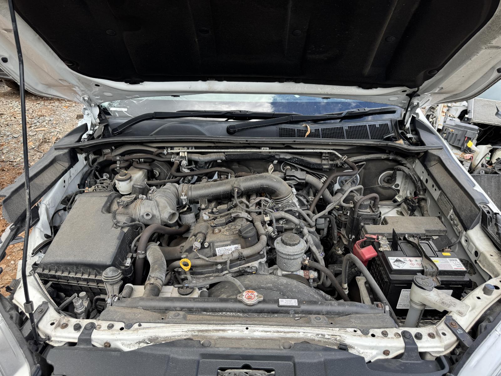 View TOYOTA HILUX 2019 2 Door Utility Breaking