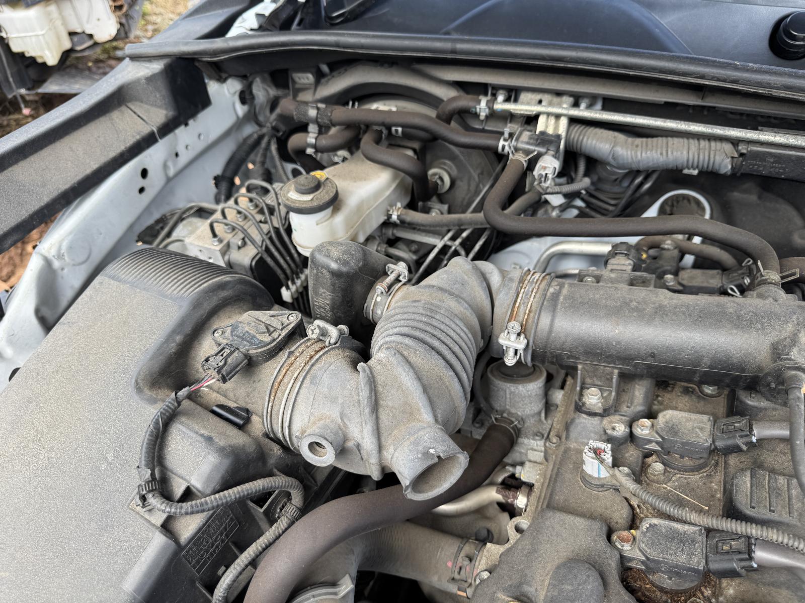View TOYOTA HILUX 2019 2 Door Utility Breaking