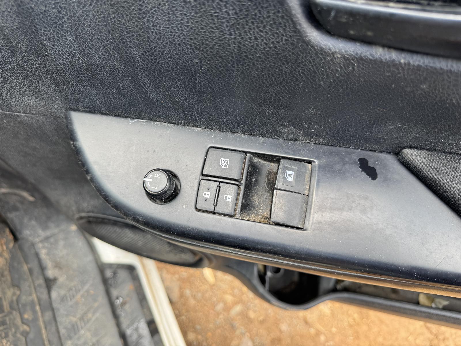 View TOYOTA HILUX 2019 2 Door Utility Breaking
