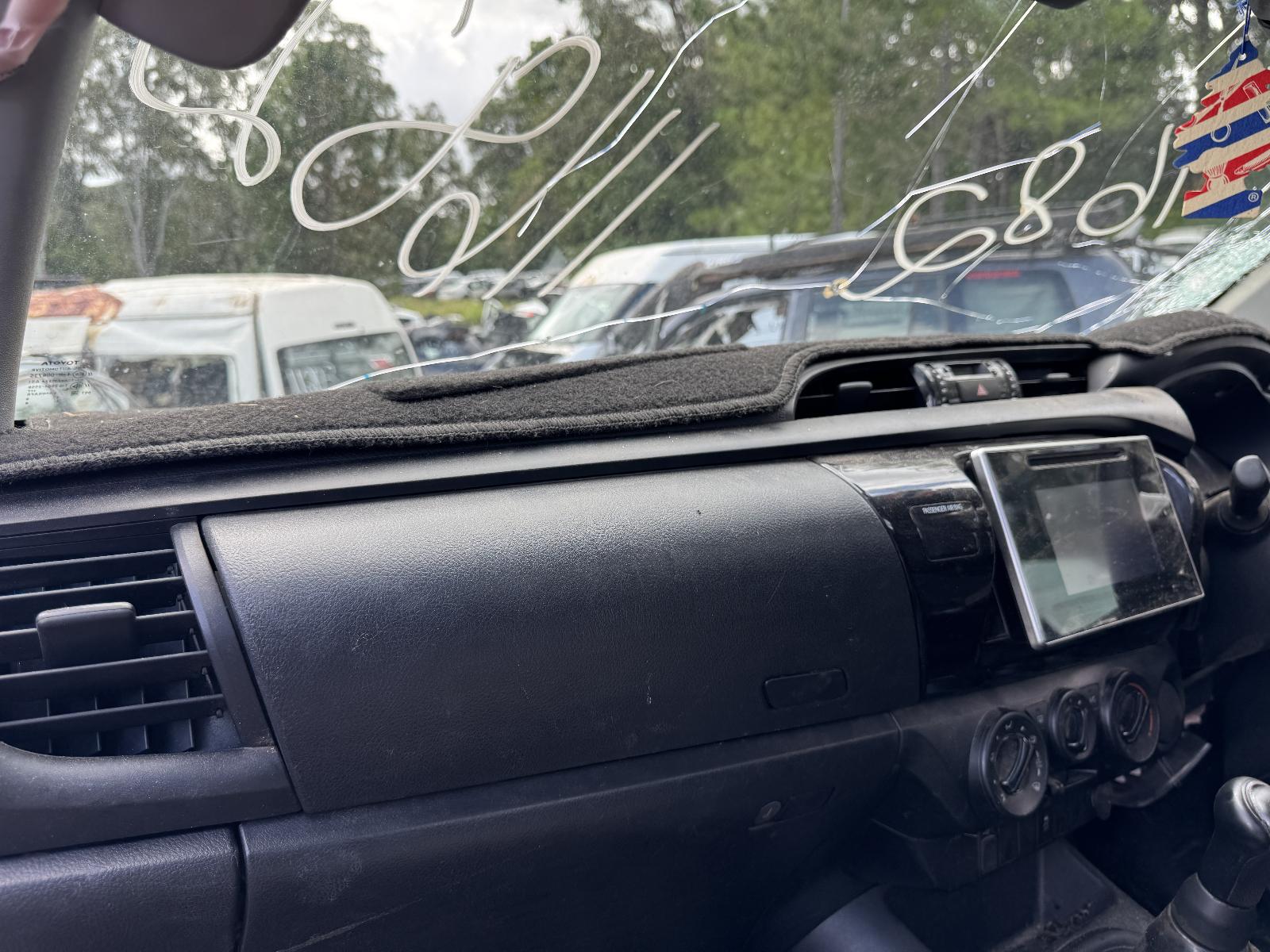 View TOYOTA HILUX 2019 2 Door Utility Breaking
