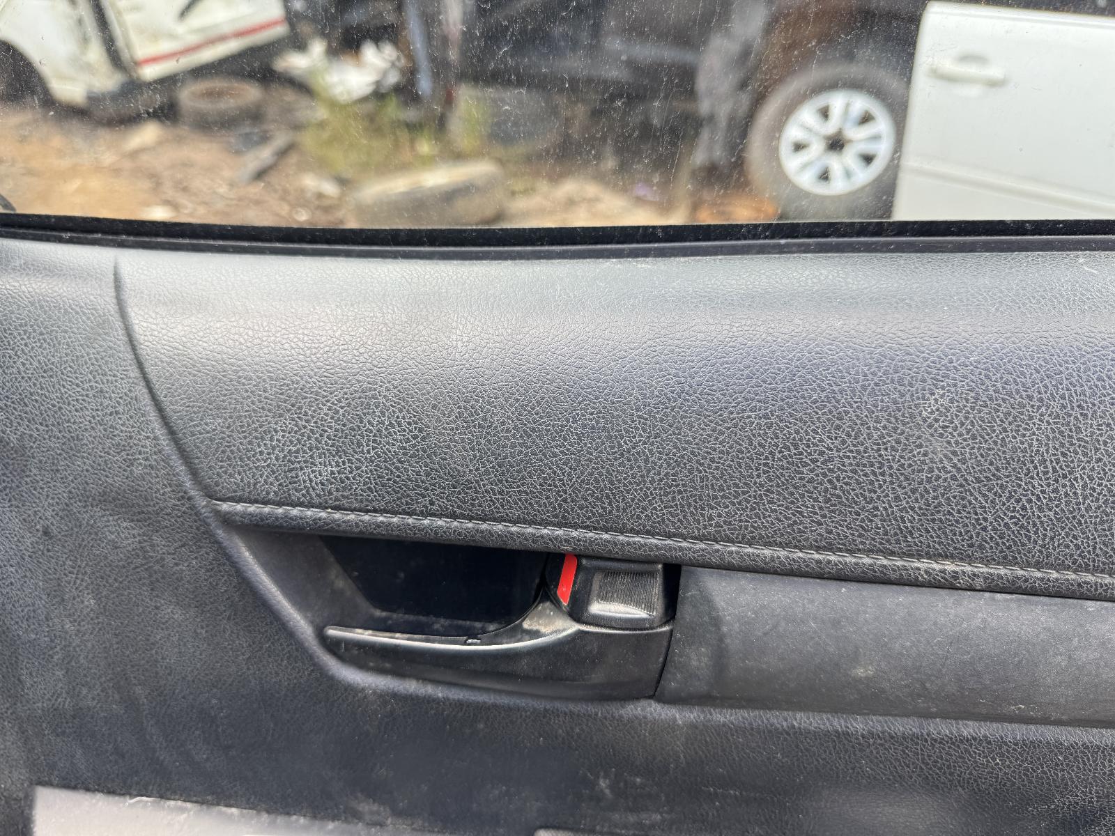 View TOYOTA HILUX 2019 2 Door Utility Breaking